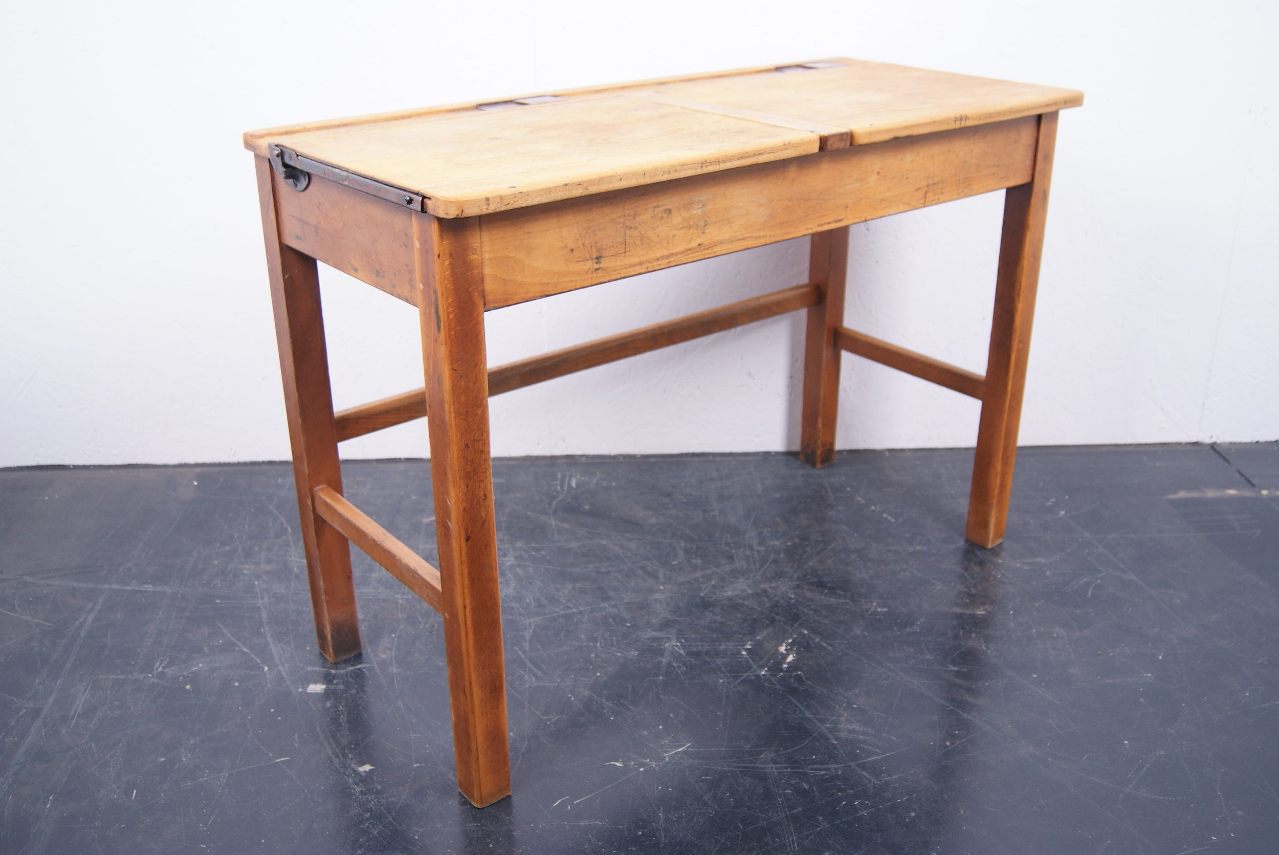 kids-double-school-desk-9