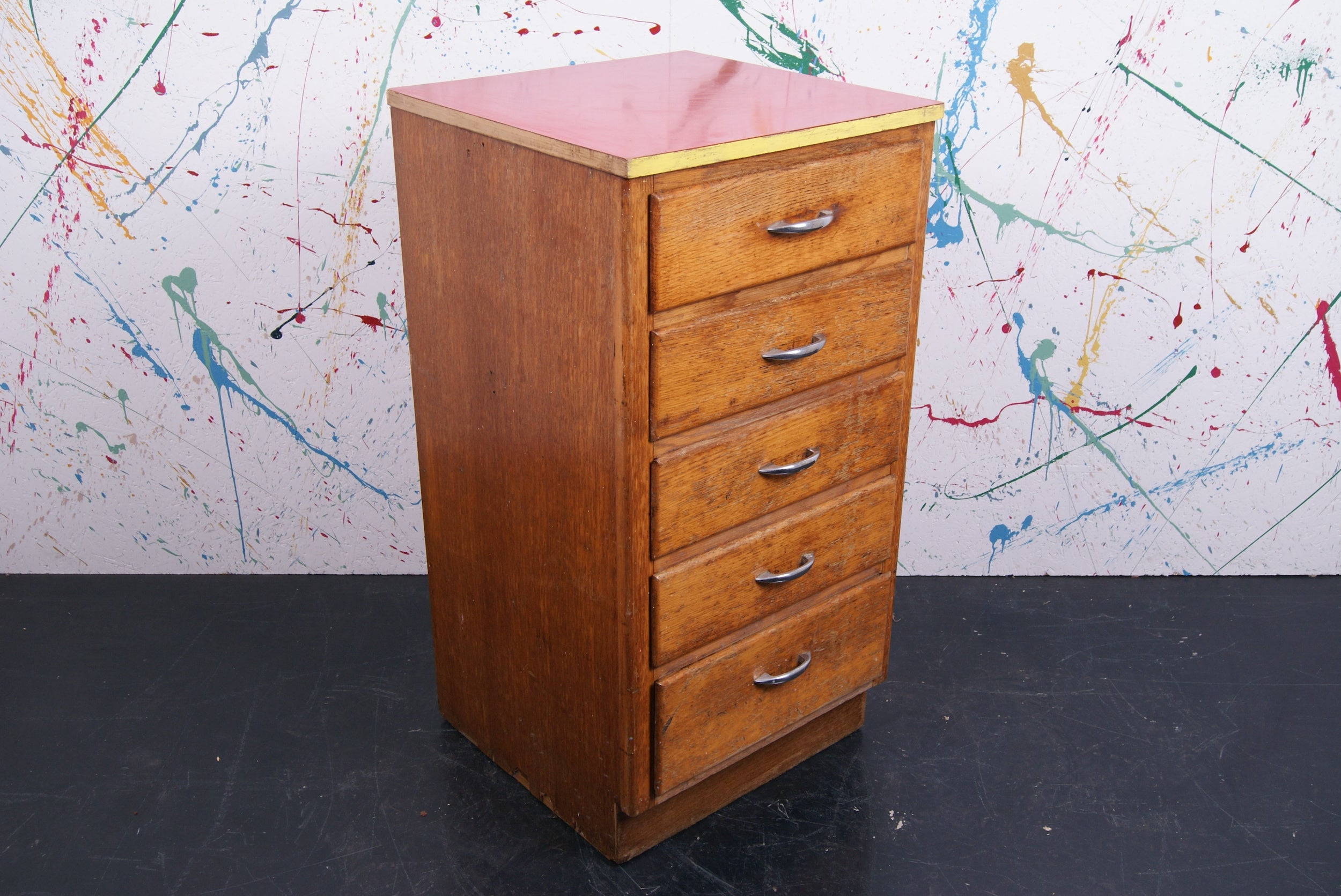 kids-drawer-unit-with-red-formica-1