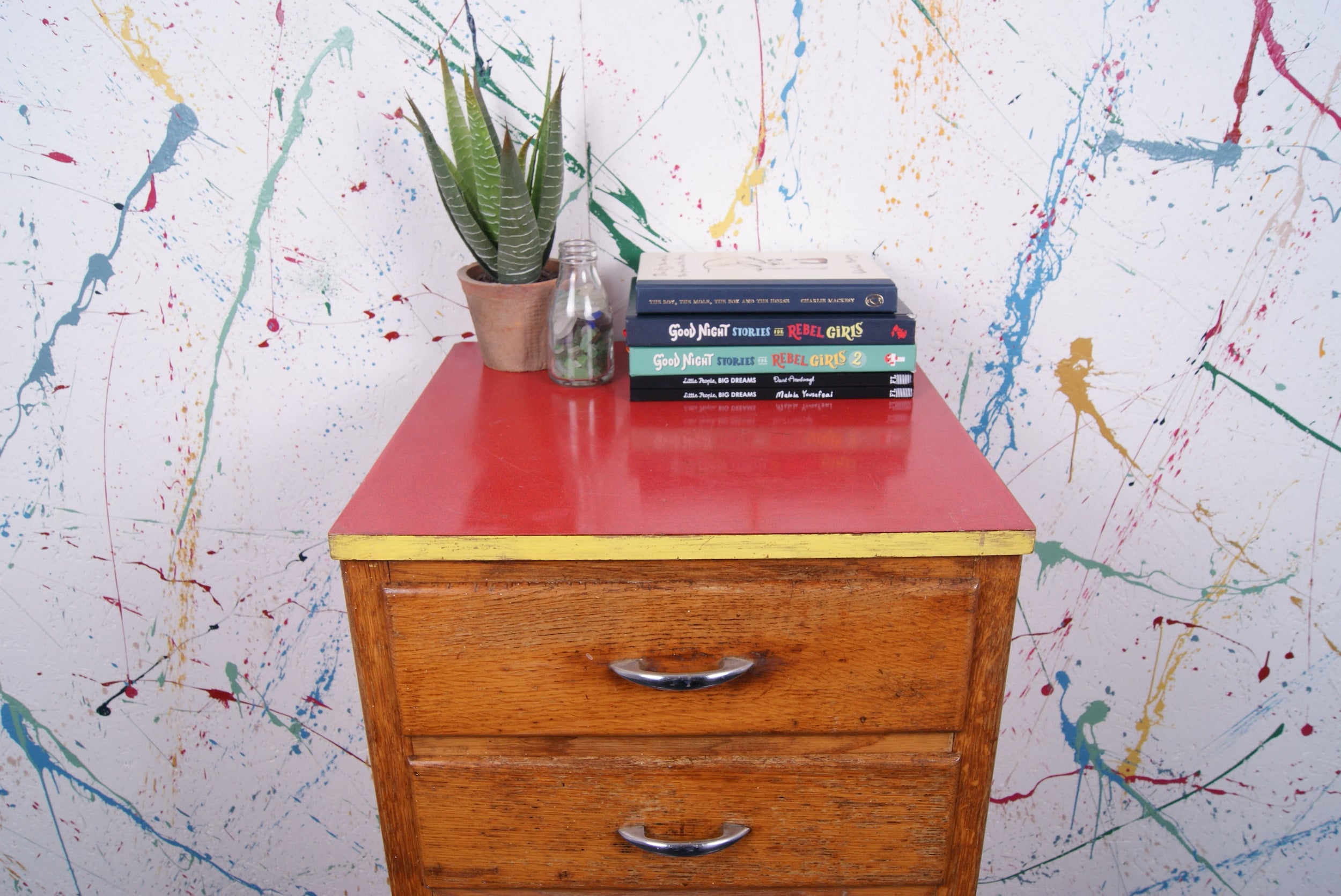 kids-drawer-unit-with-red-formica-3