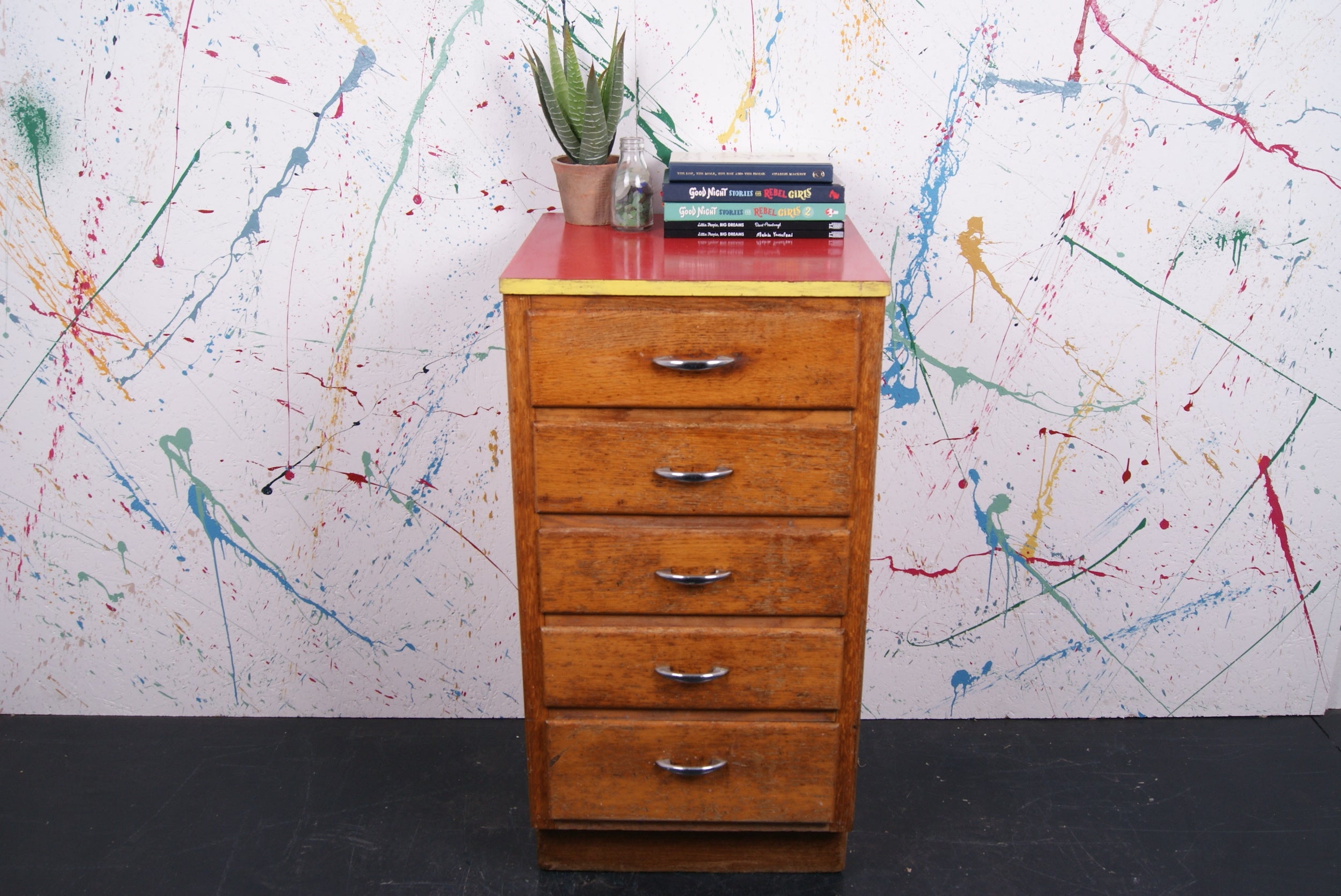 kids-drawer-unit-with-red-formica-4