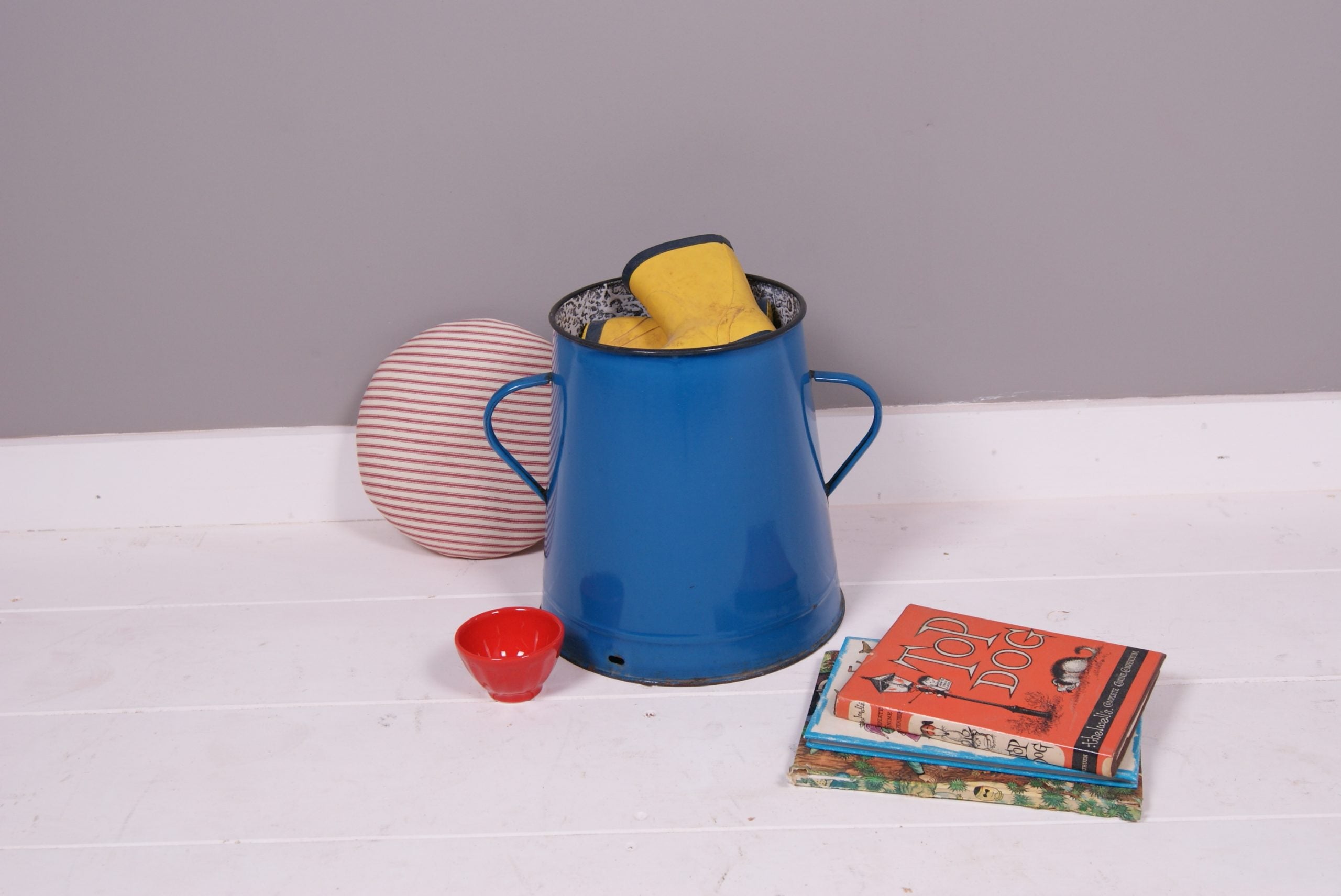 Small Blue Maggie with Red Ticking Removable Seat Pad