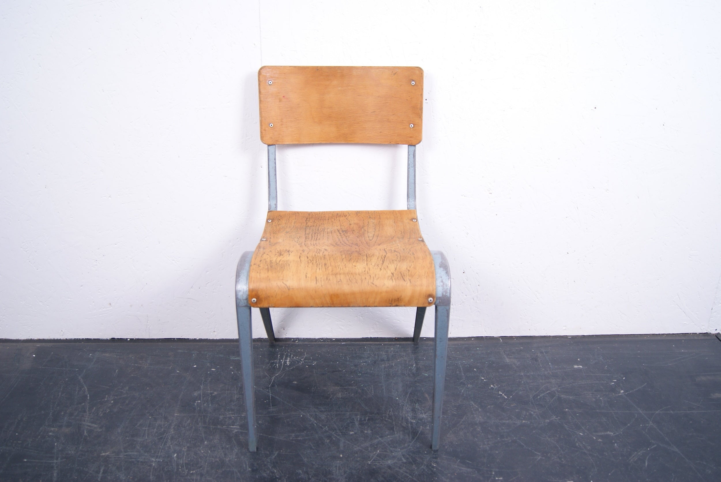 kids-esavian-chair-1