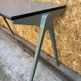 kids-esavian-desk-2