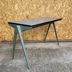 kids-esavian-desk-4
