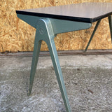kids-esavian-desk-5