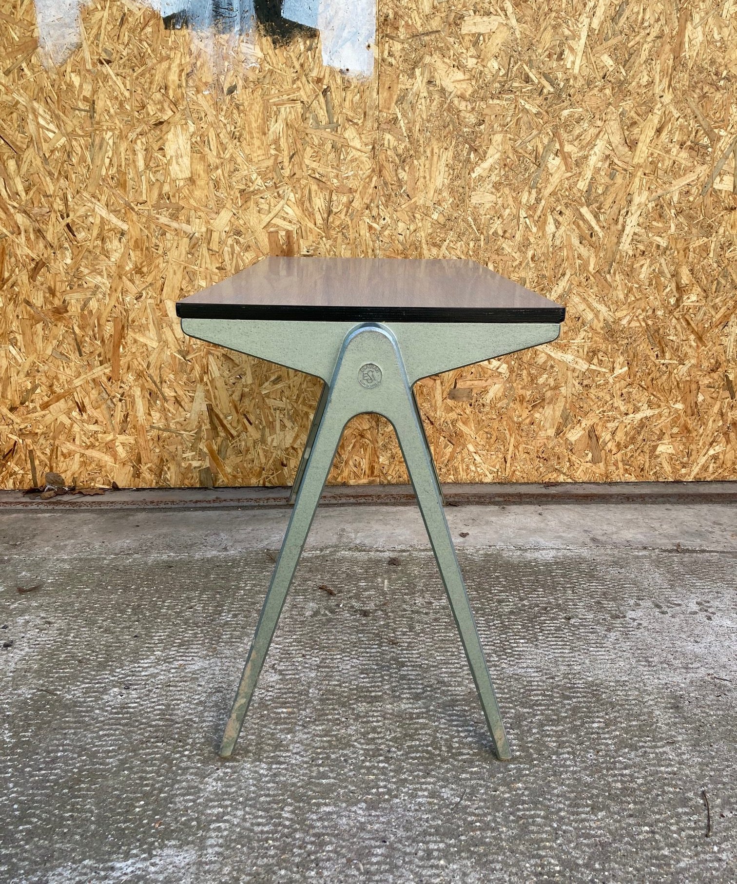 kids-esavian-desk-6