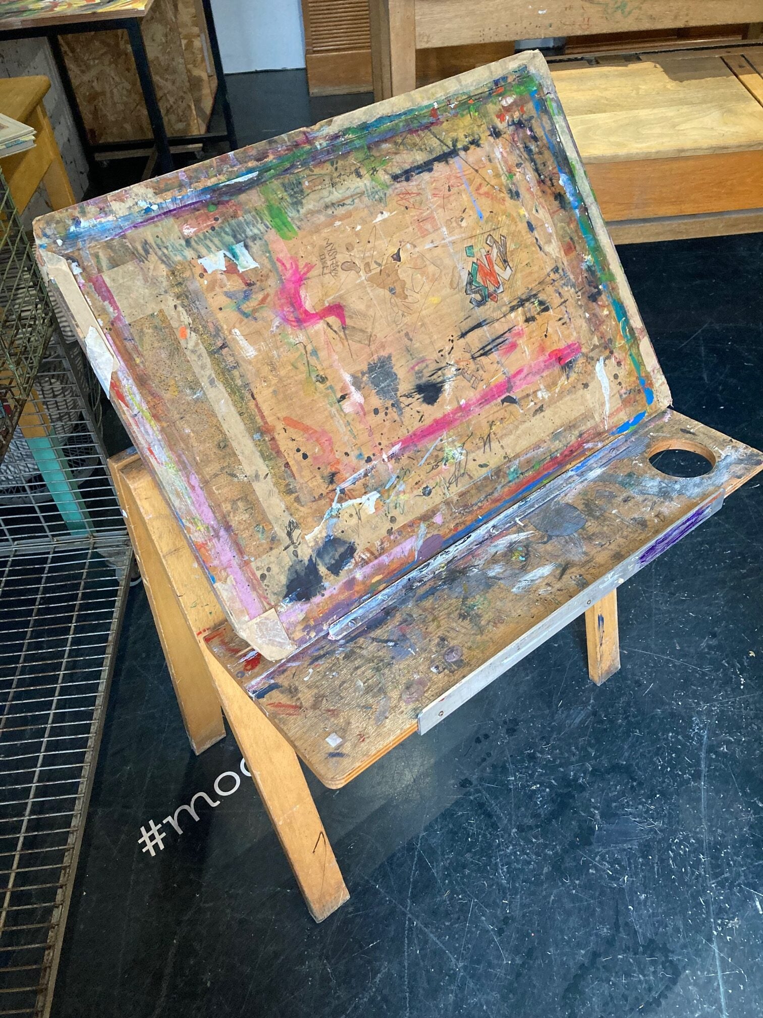 kids-foldable-art-table-3