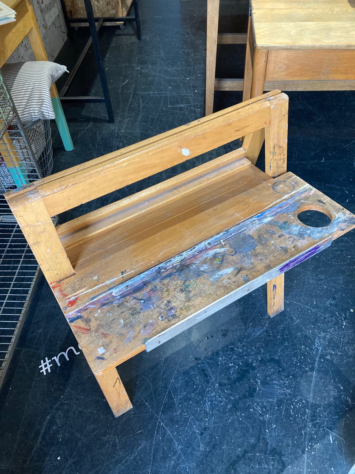 kids-foldable-art-table-4