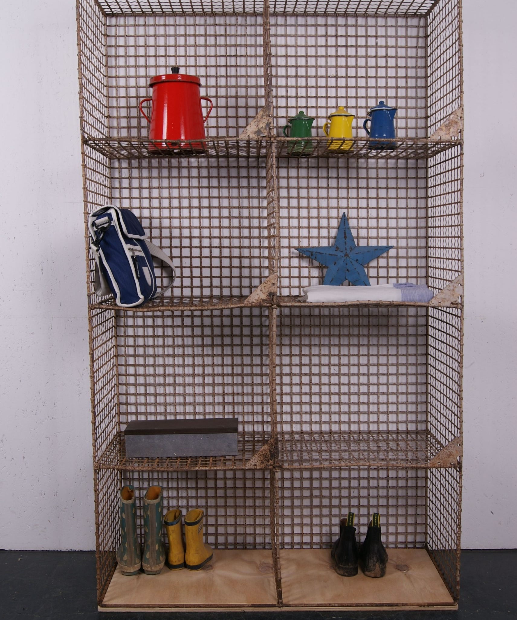 Children's Large Wire Storage Unit with Ply Base