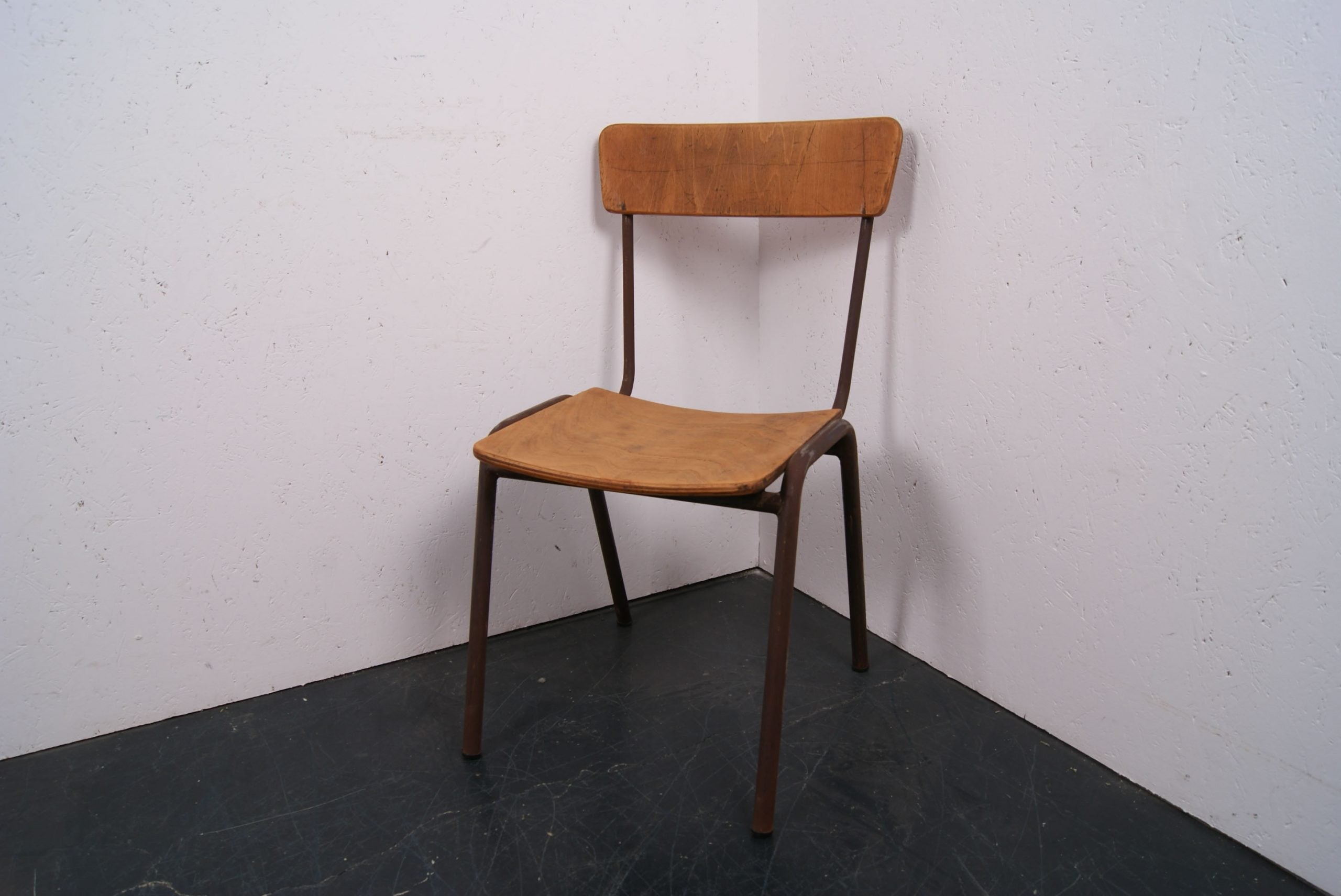 Children's Medium Metal Legged Chairs