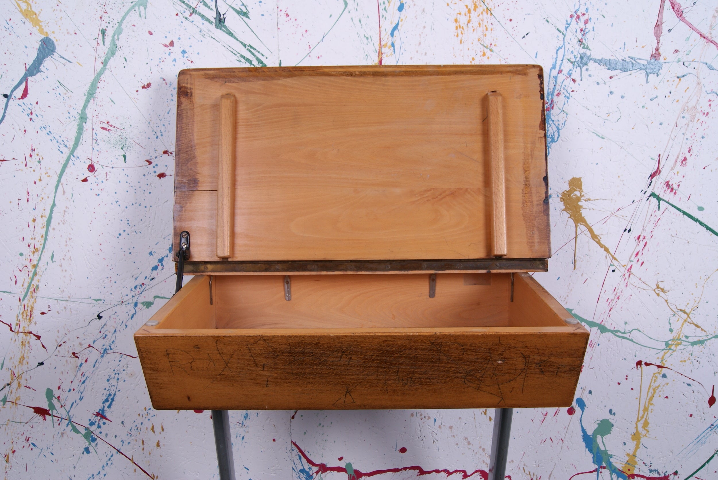 kids-metal-legged-single-desk-2