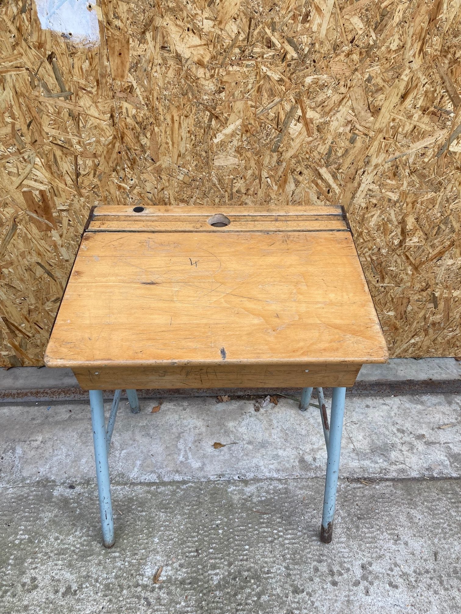 kids-metal-single-lift-up-lid-desk-2