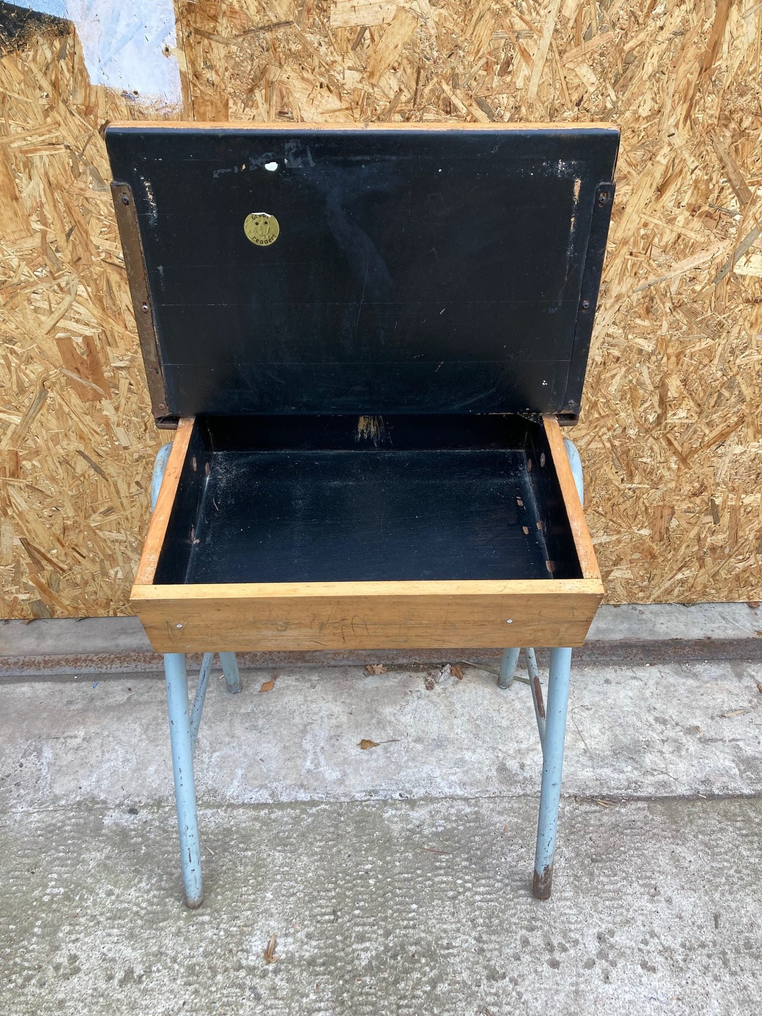 kids-metal-single-lift-up-lid-desk-3