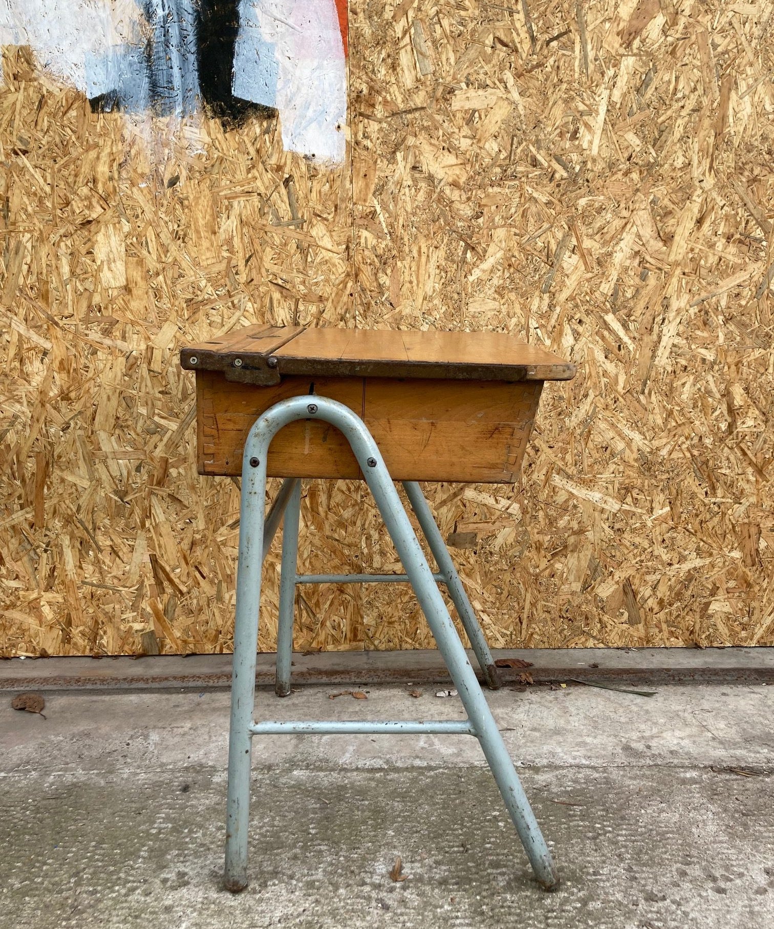kids-metal-single-lift-up-lid-desk-4