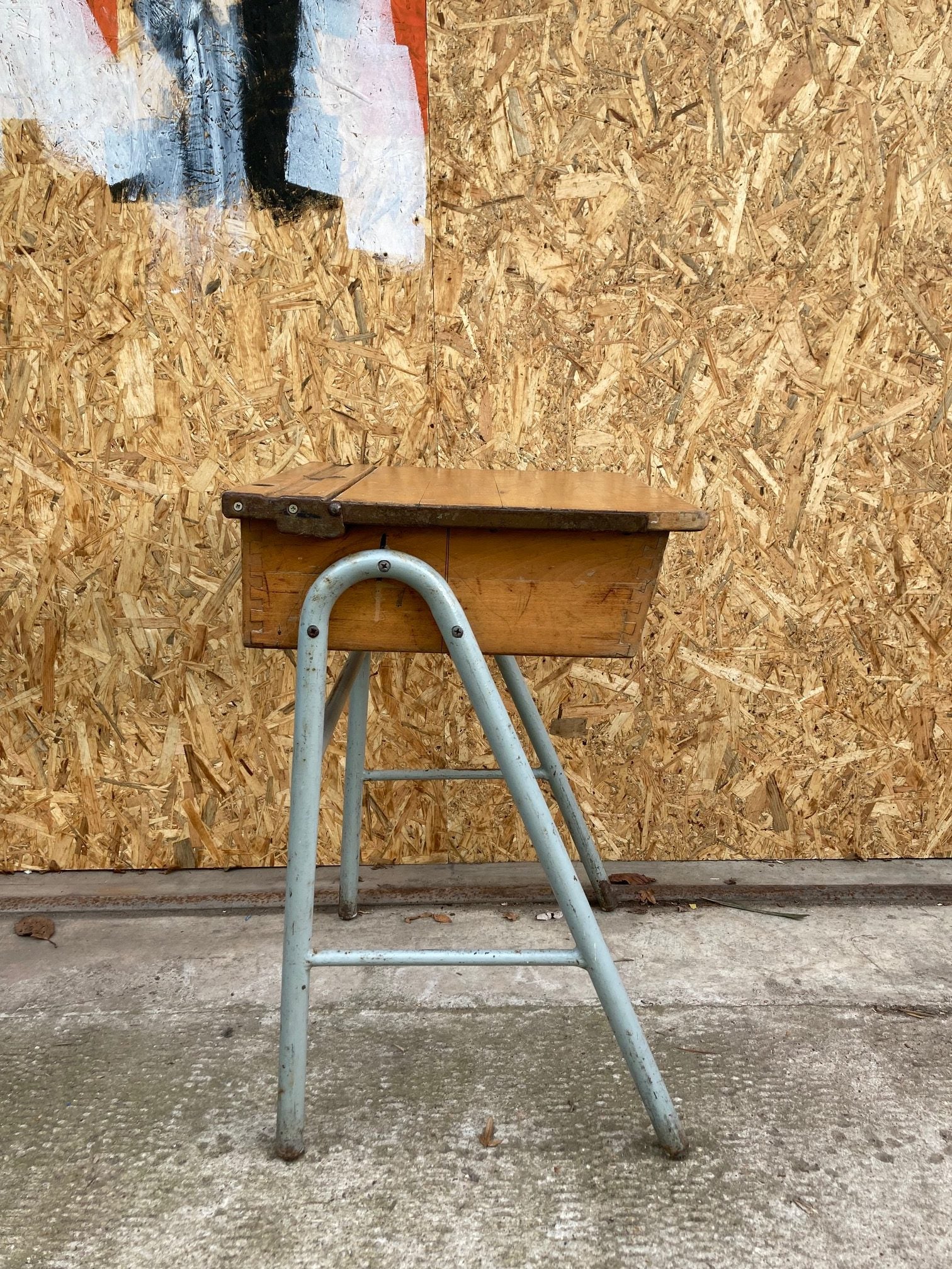 kids-metal-single-lift-up-lid-desk-4