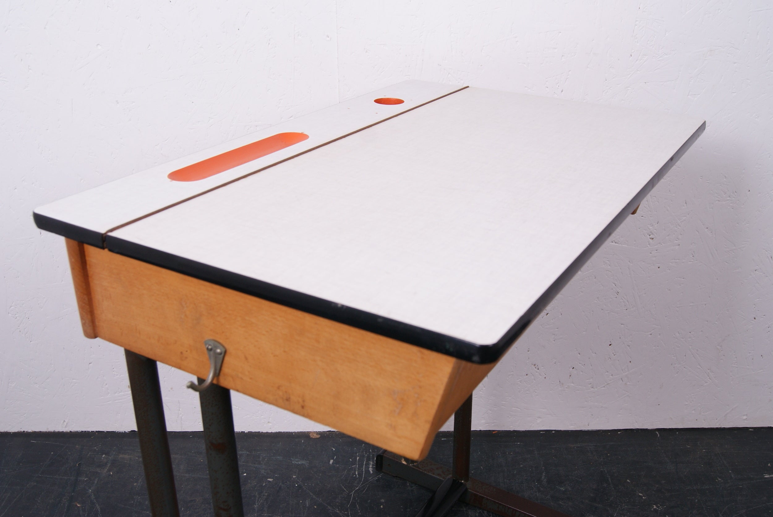 kids-single-formica-desk-5