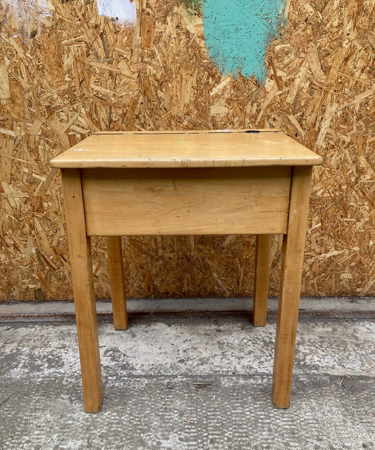 kids-single-school-desk-1