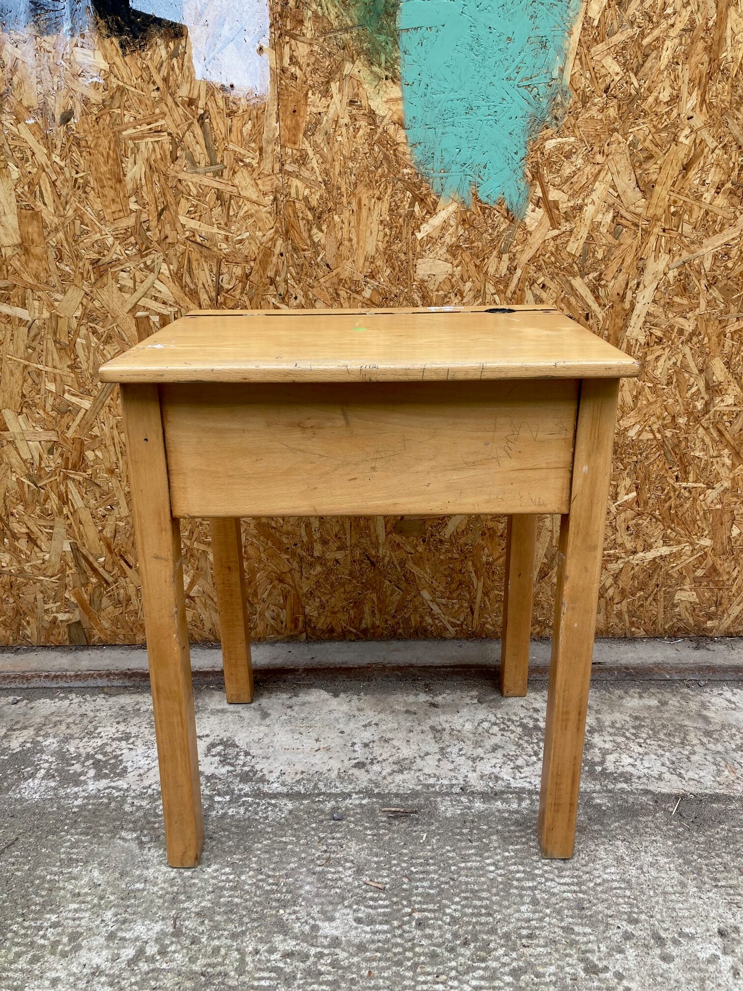 kids-single-school-desk-1