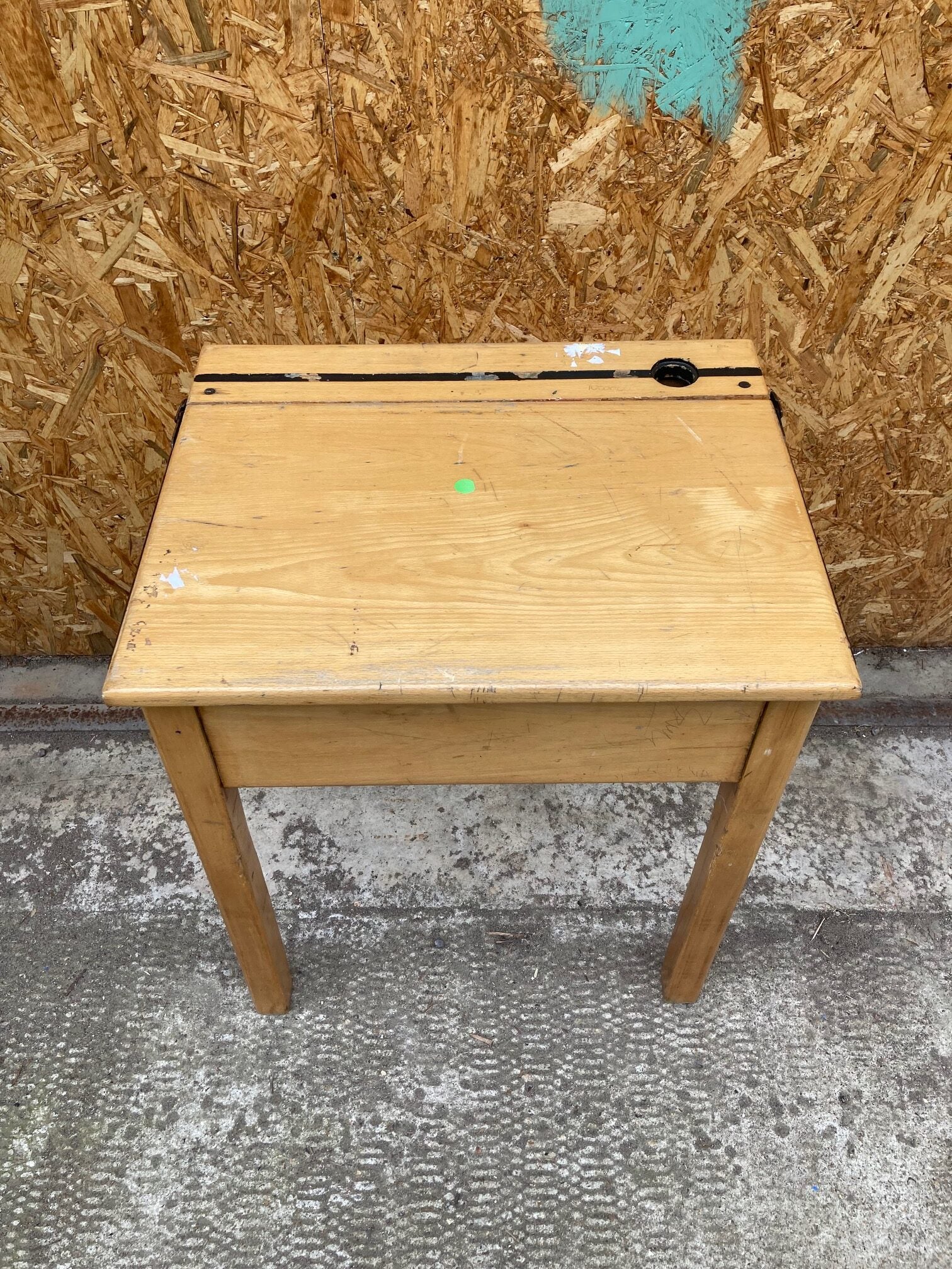 kids-single-school-desk-2