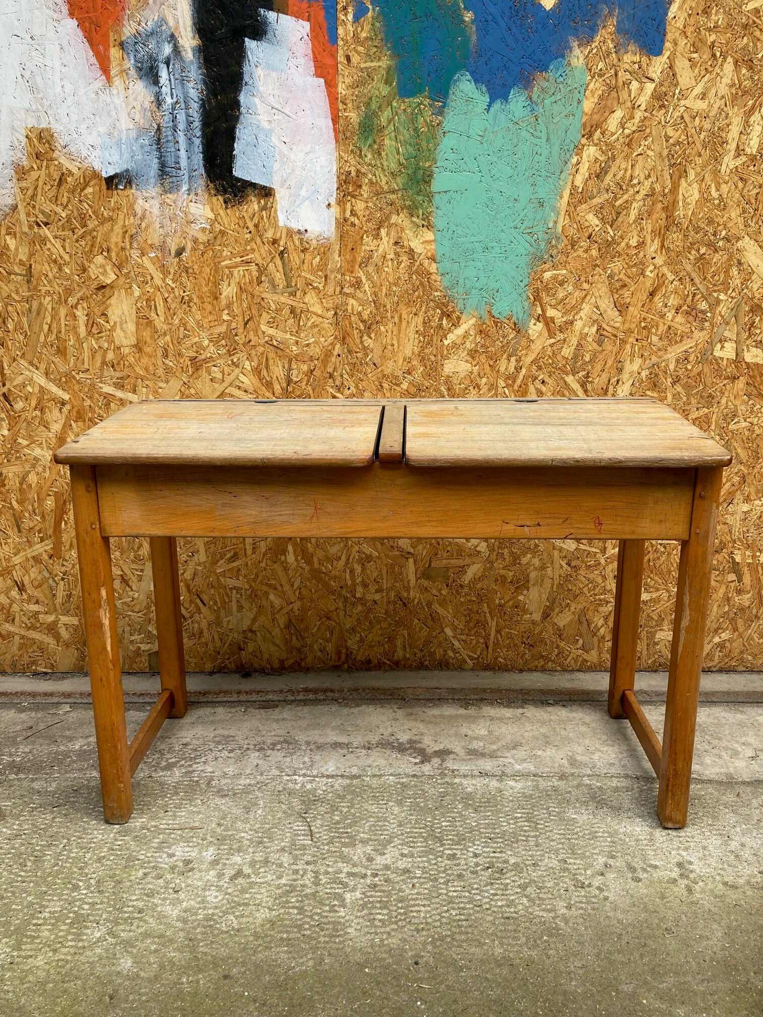 kids-sloped-school-desks-1