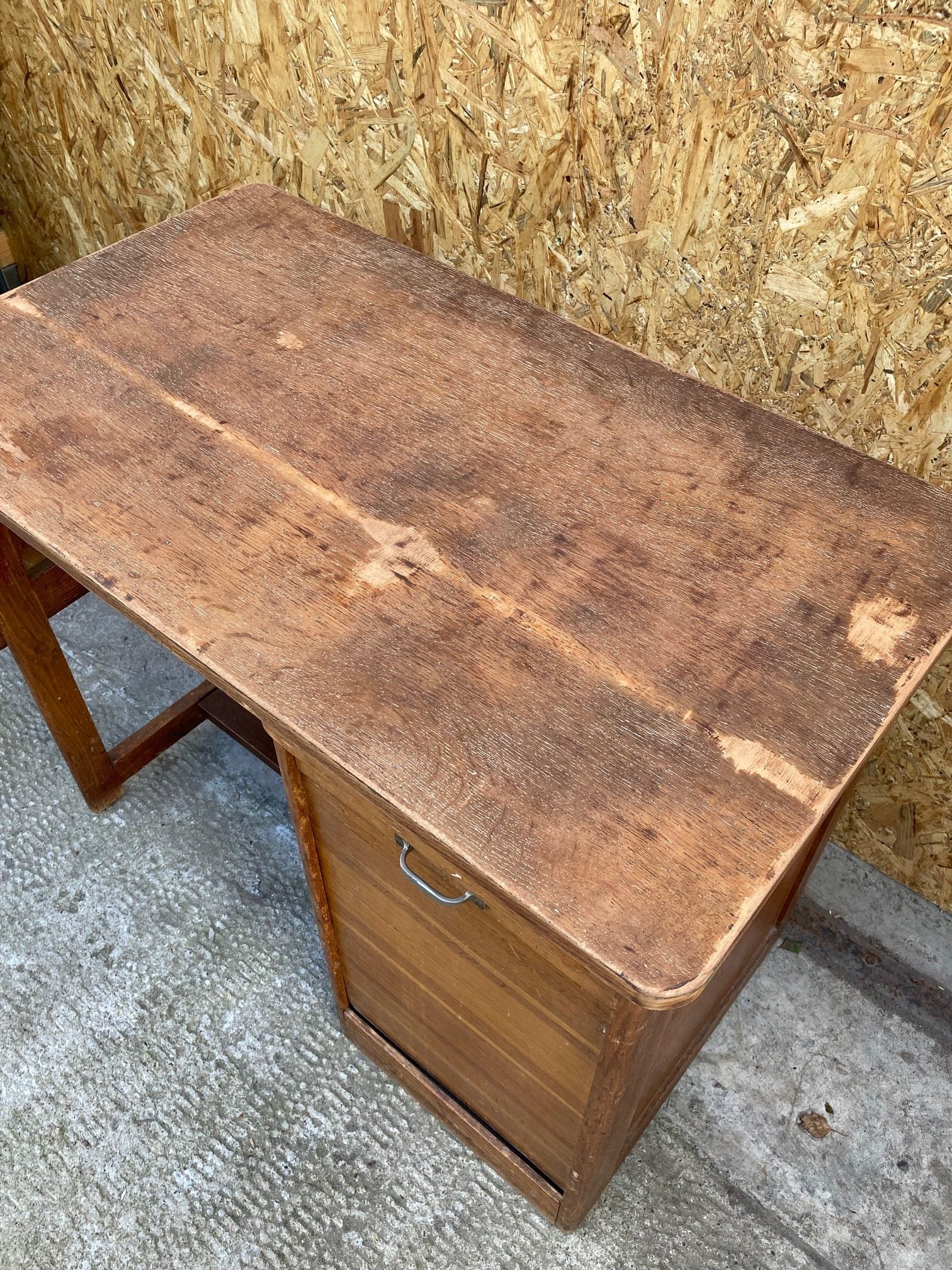 kids-tambour-fronted-desk-3