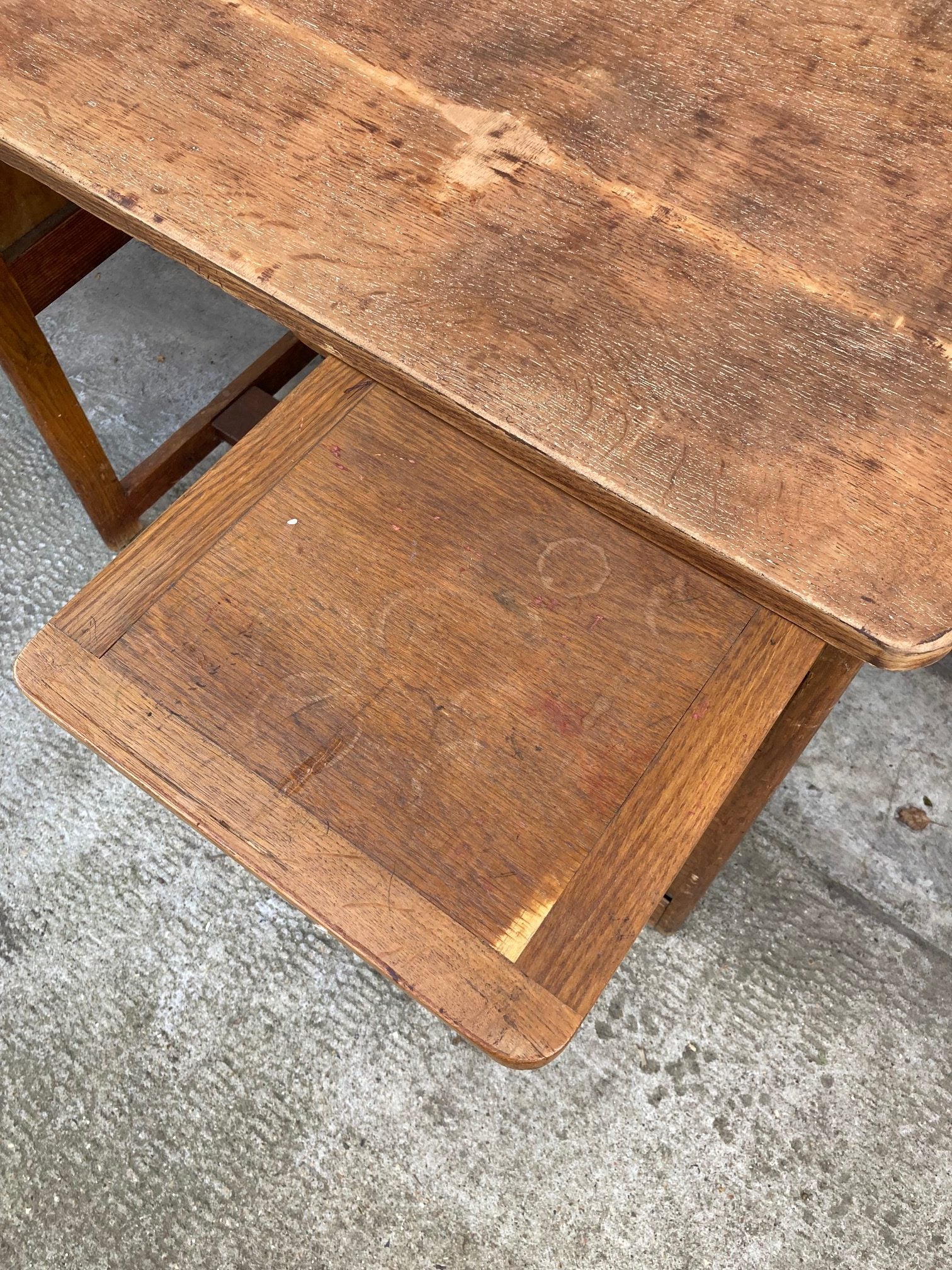 kids-tambour-fronted-desk-4