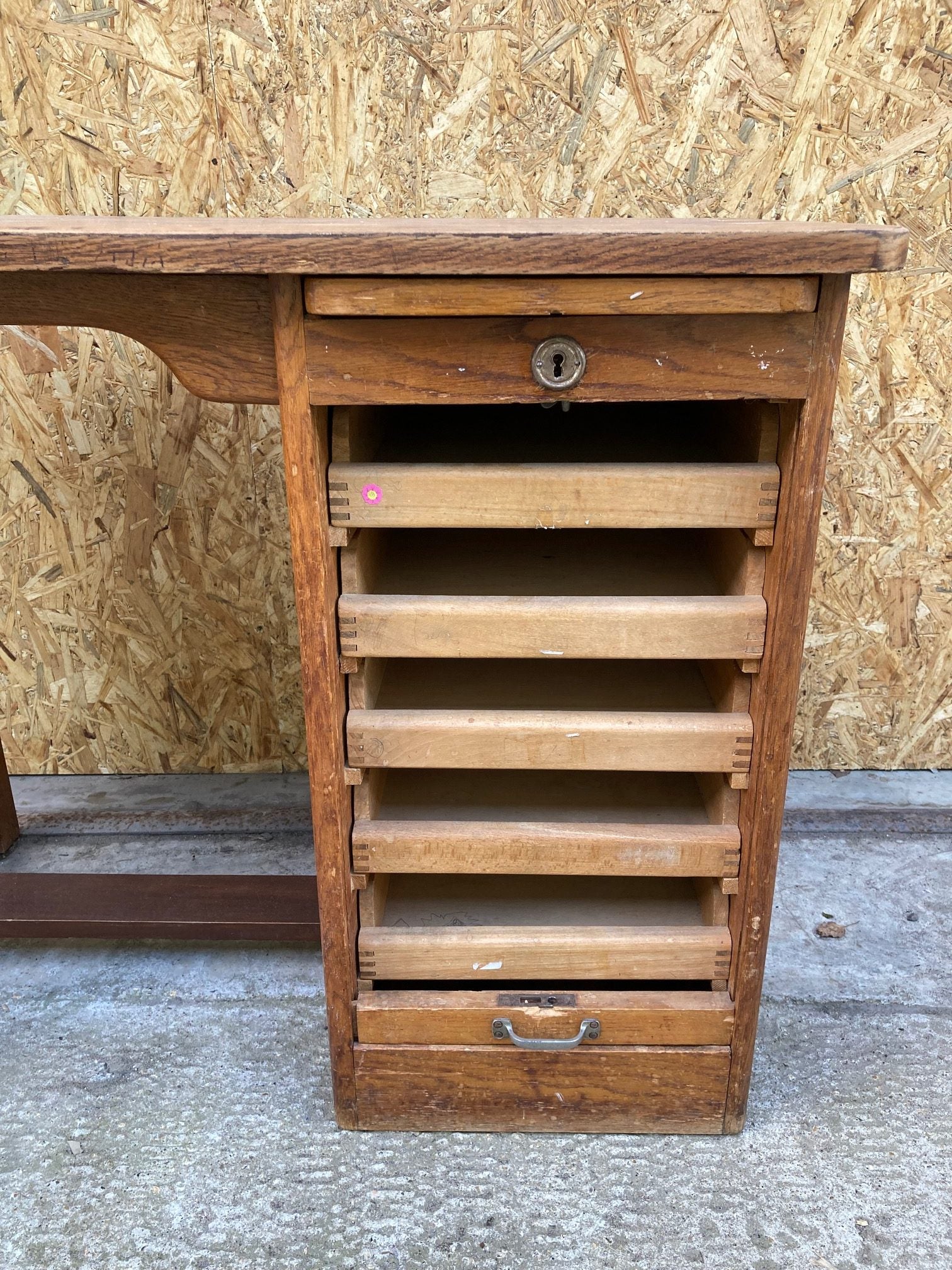 kids-tambour-fronted-desk-5
