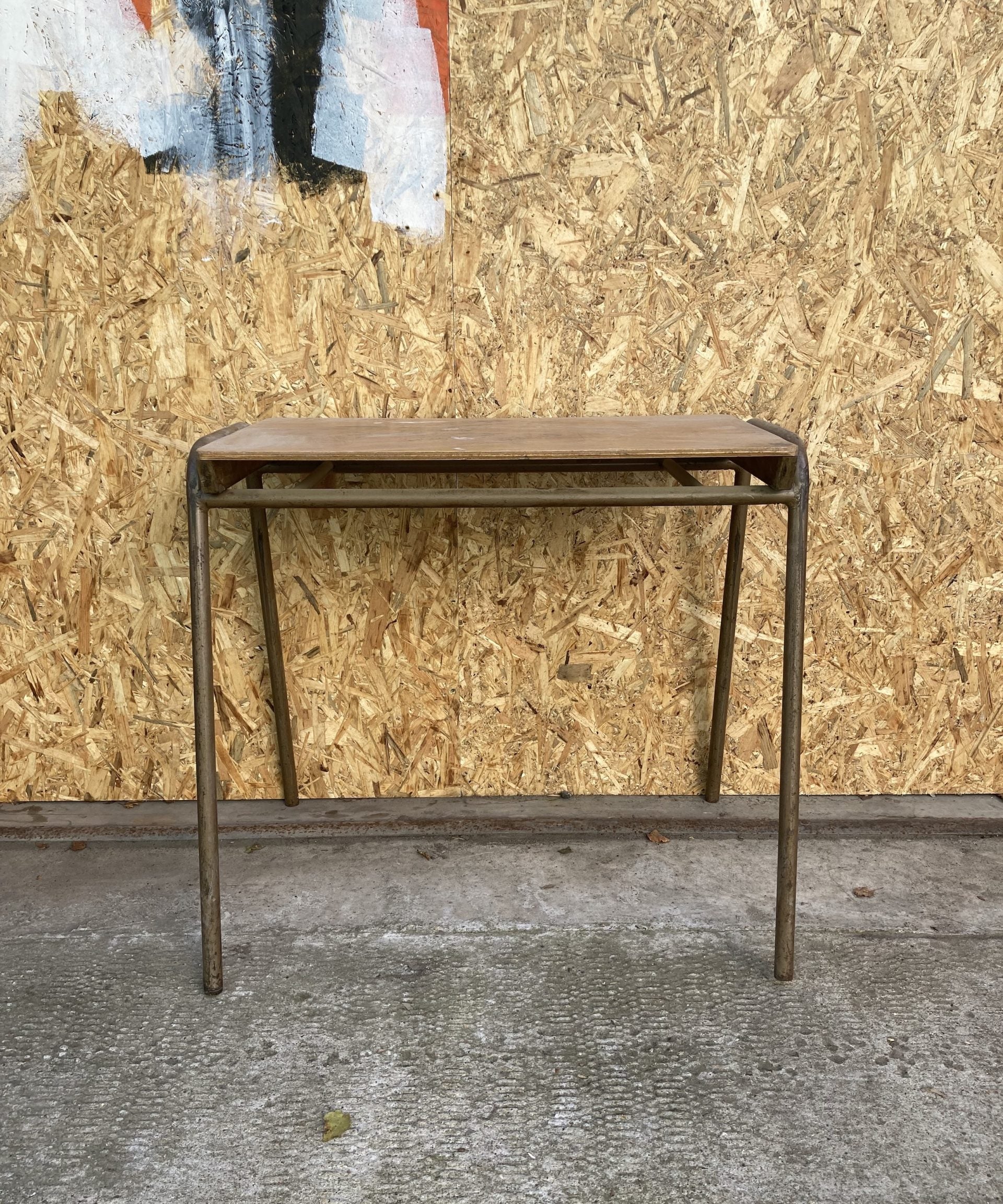 kids-tubular-metal-desk-1