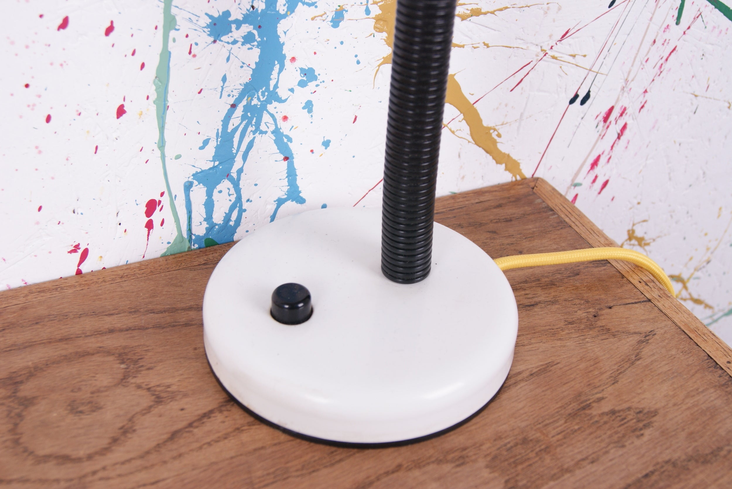 kids-white-black-retro-lamp-4