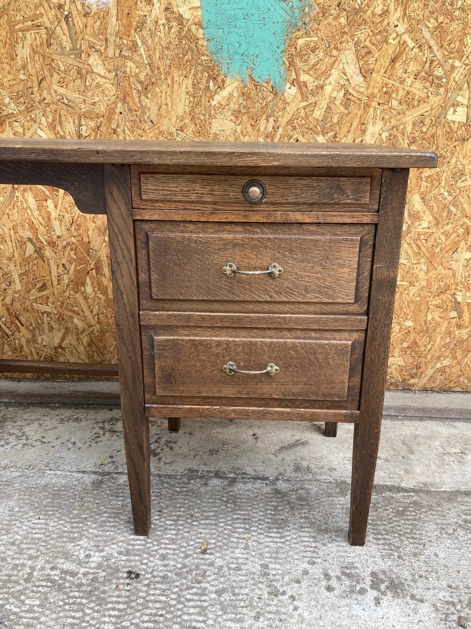 kids-wooden-desk-2