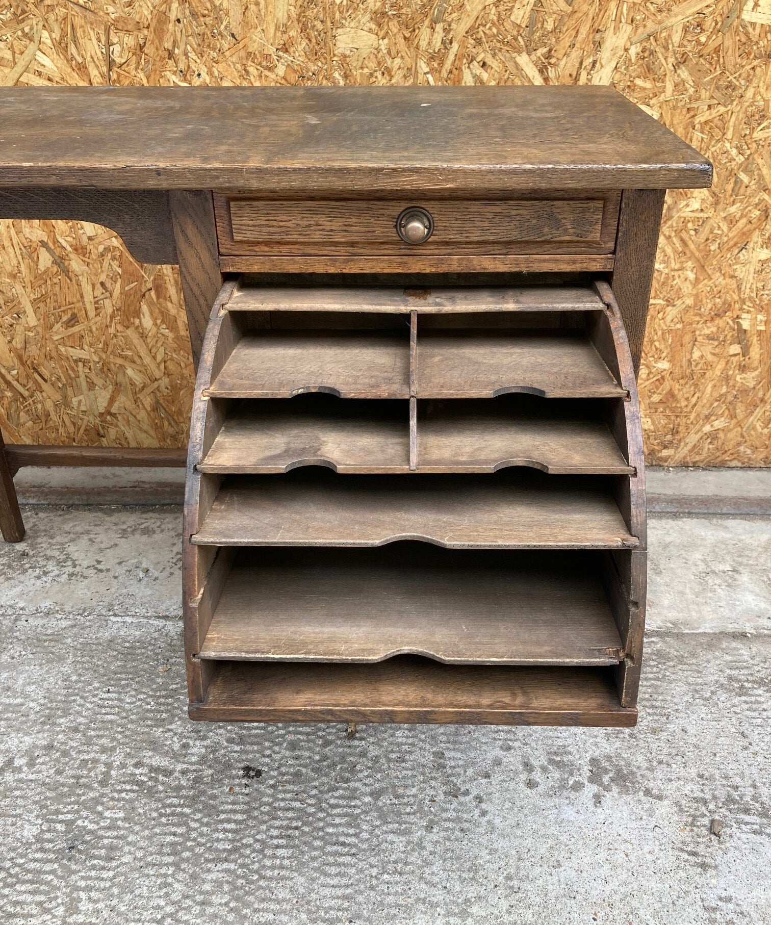 kids-wooden-desk-3