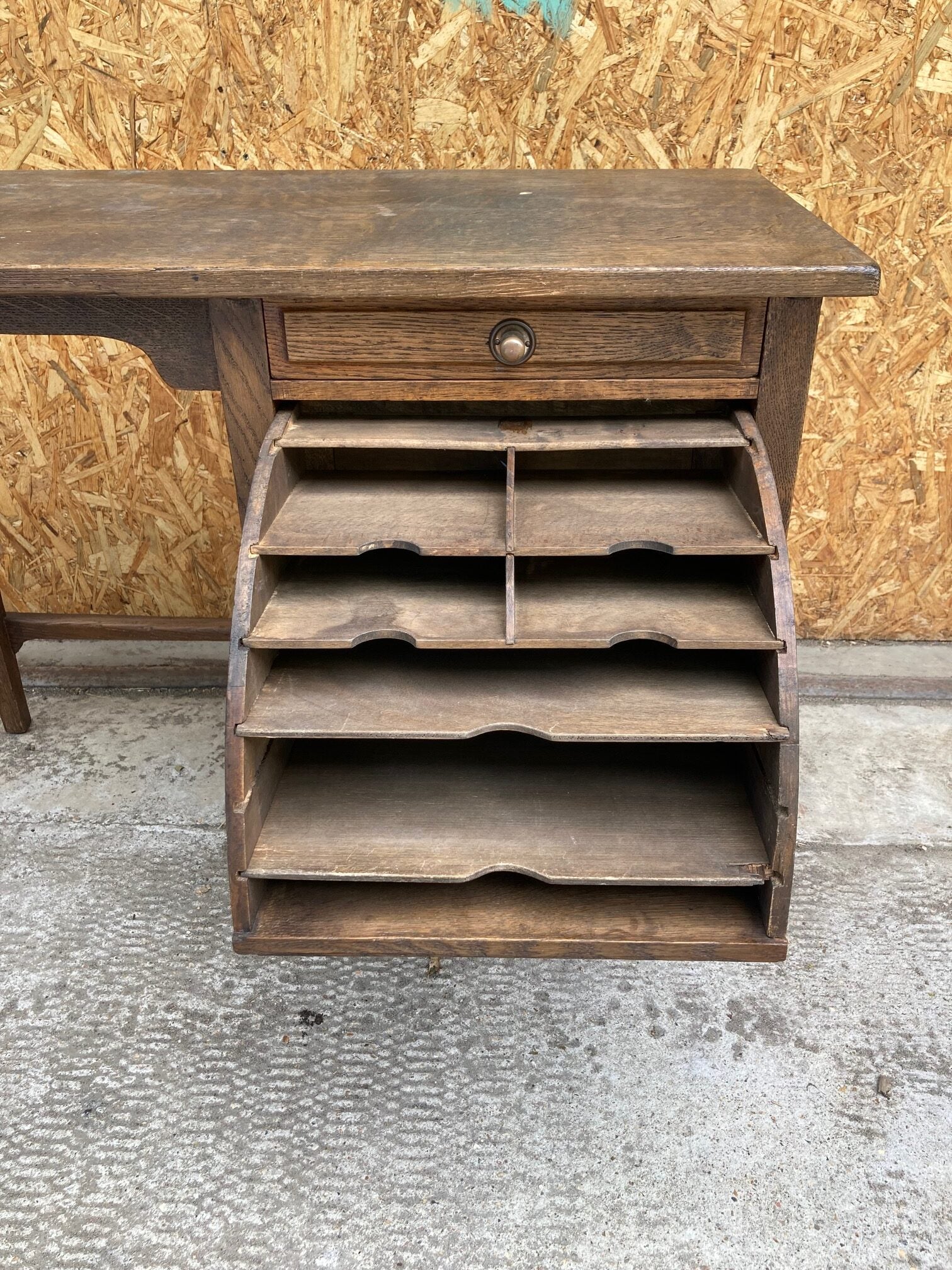 kids-wooden-desk-3