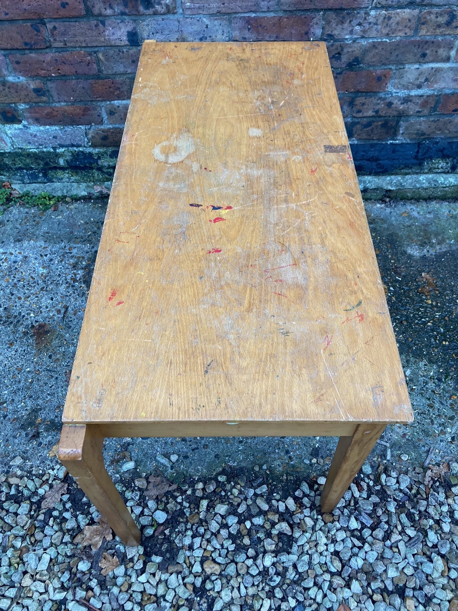 kids-wooden-esavian-table-1