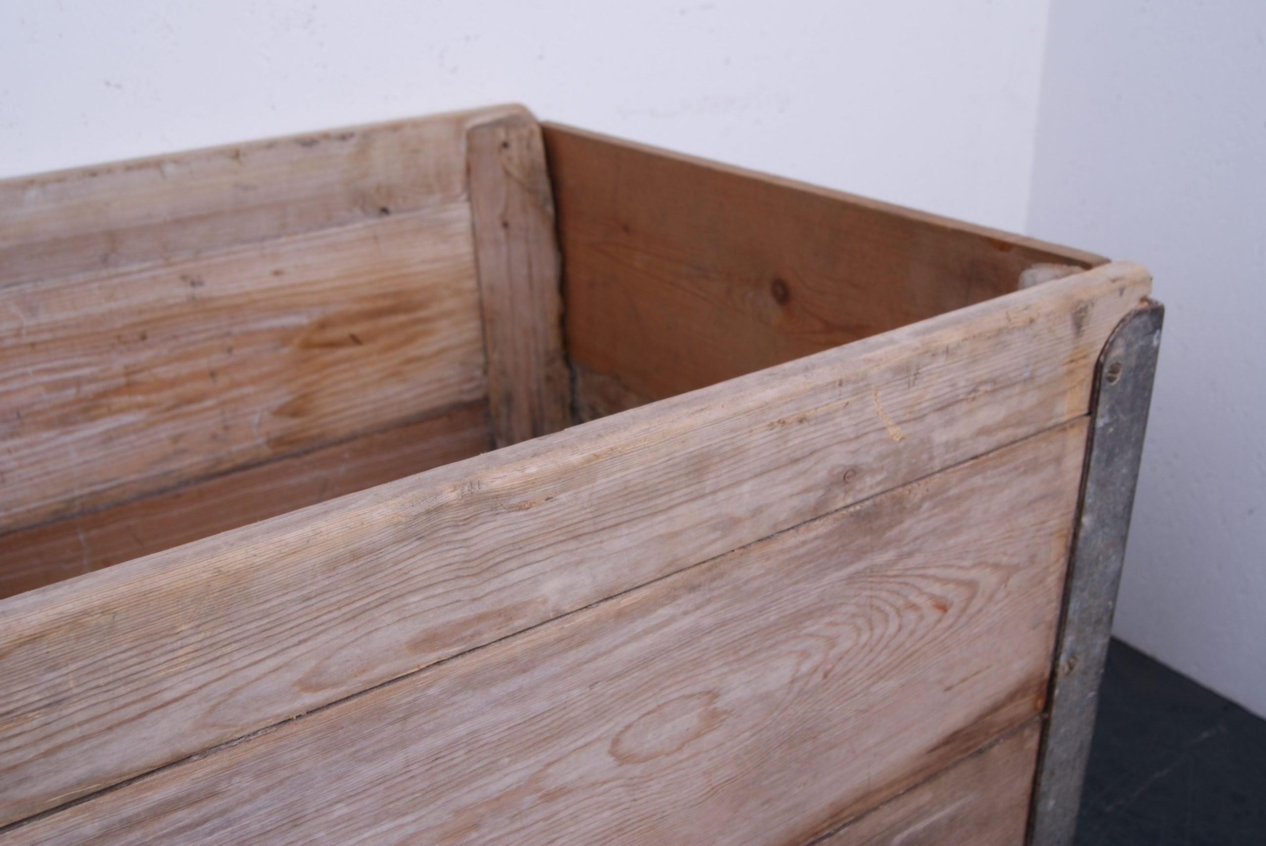 Linen Storage Trolley on Castors