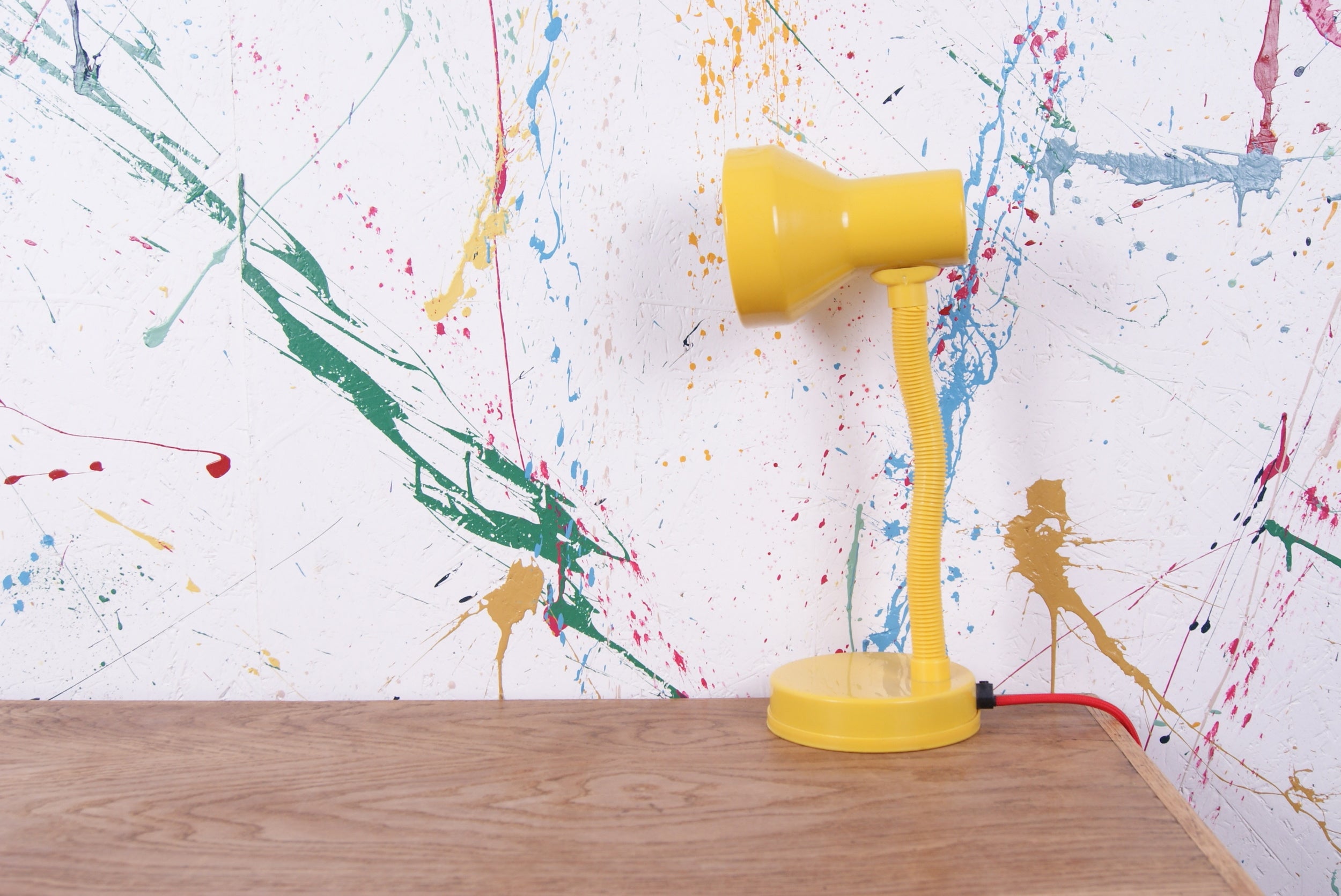kids-yellow-retro-lamp-1