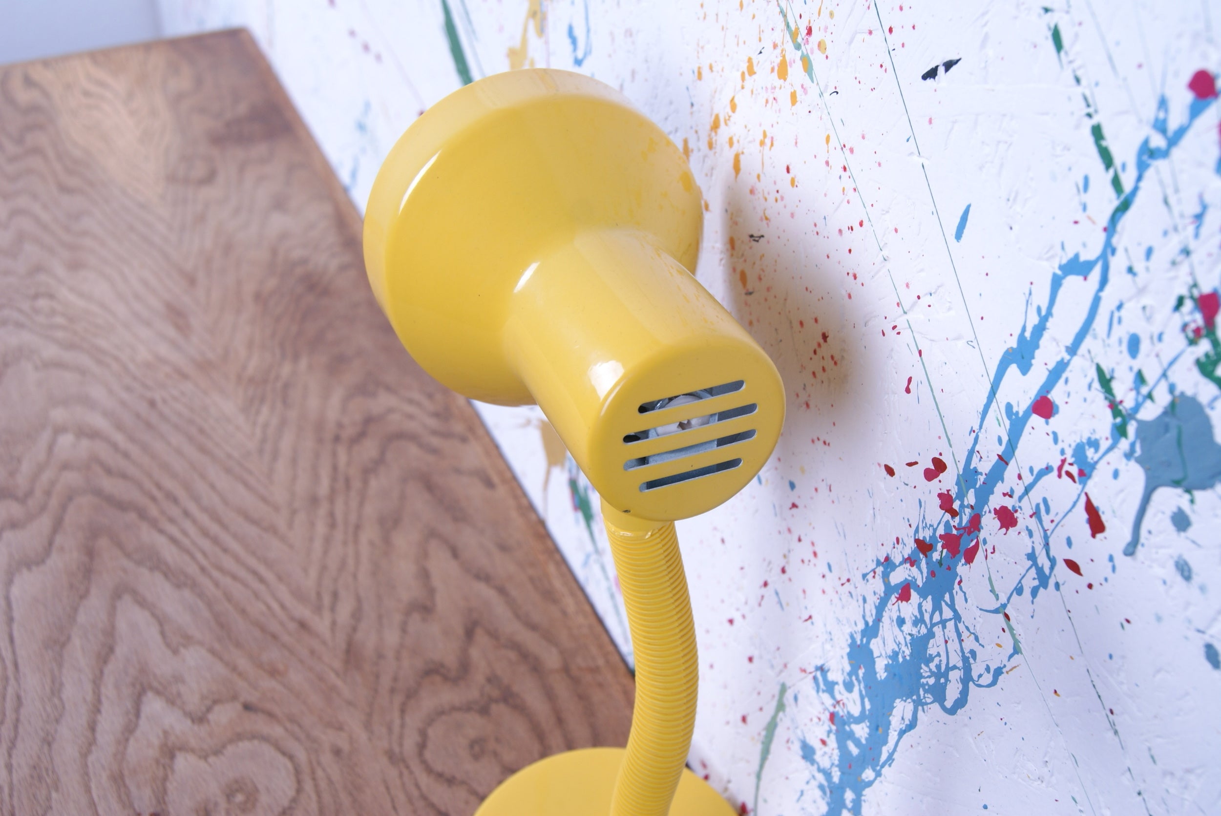 kids-yellow-retro-lamp-2