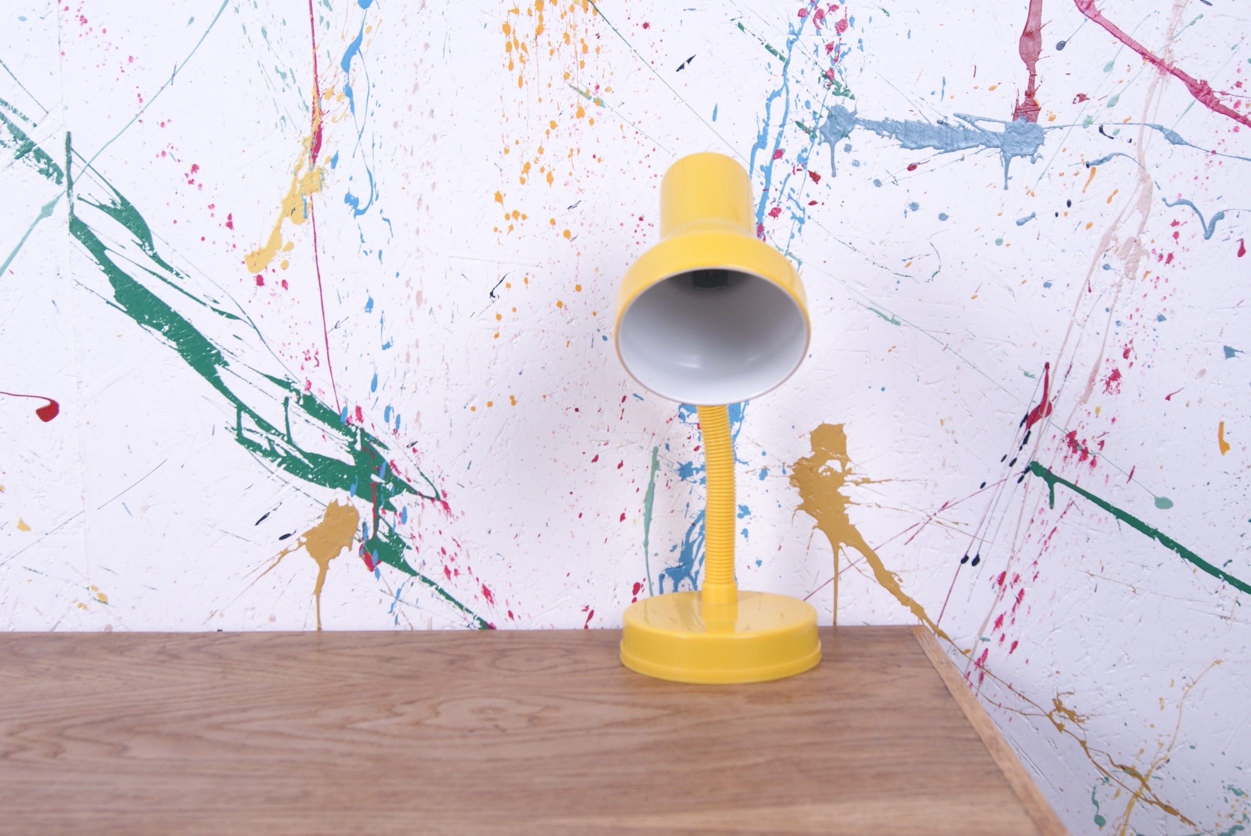 kids-yellow-retro-lamp-3