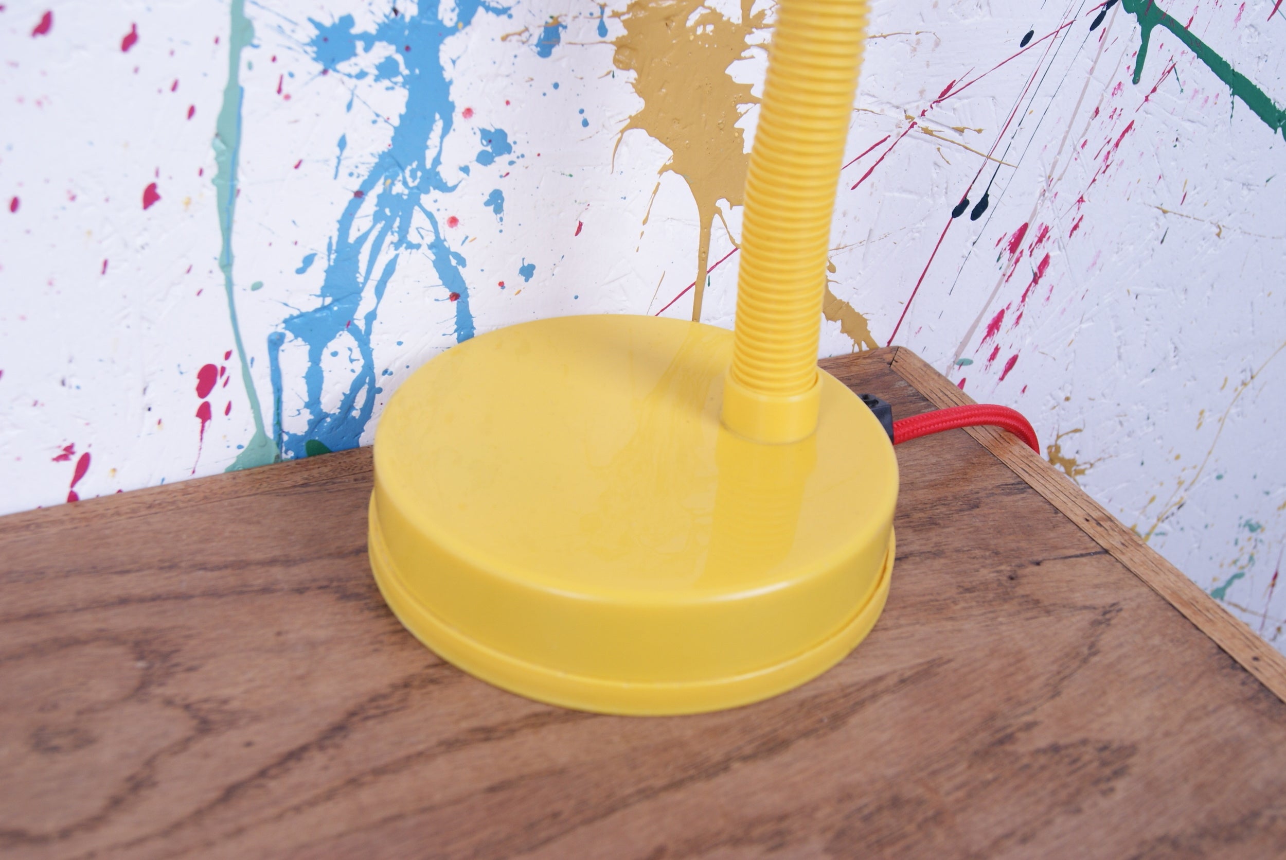 kids-yellow-retro-lamp-4