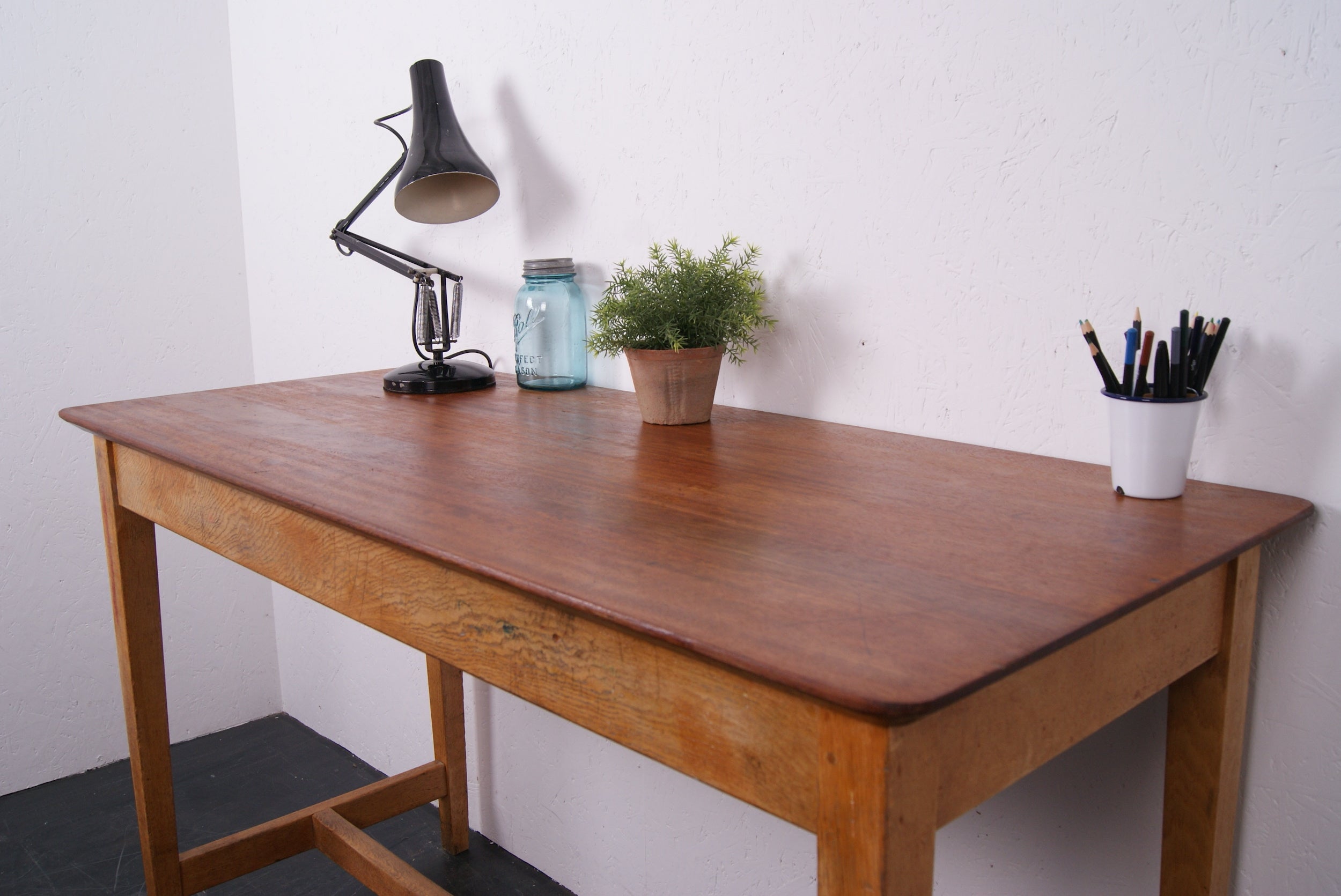 lab-bench-7