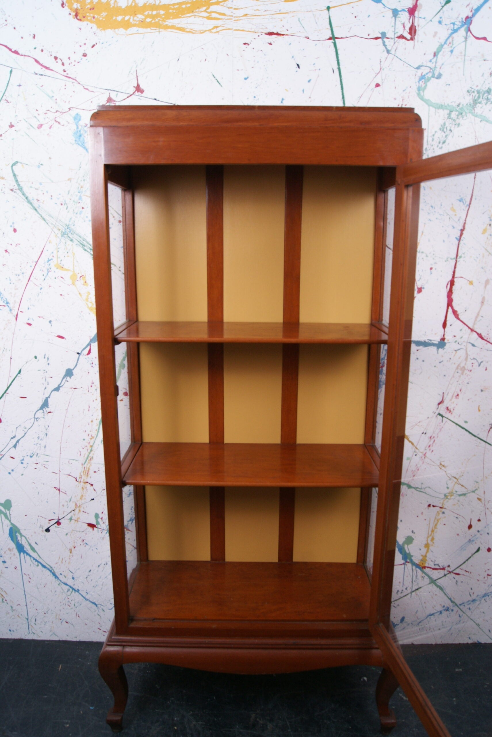 lare-display-cabinet-3