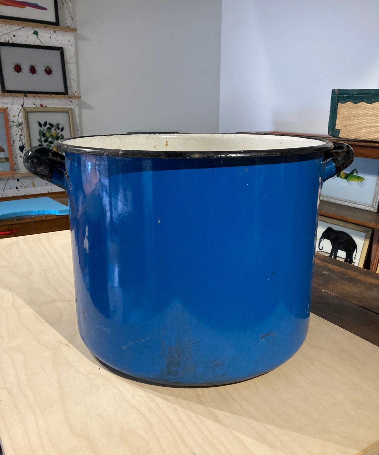 large-blue-round-Maggie