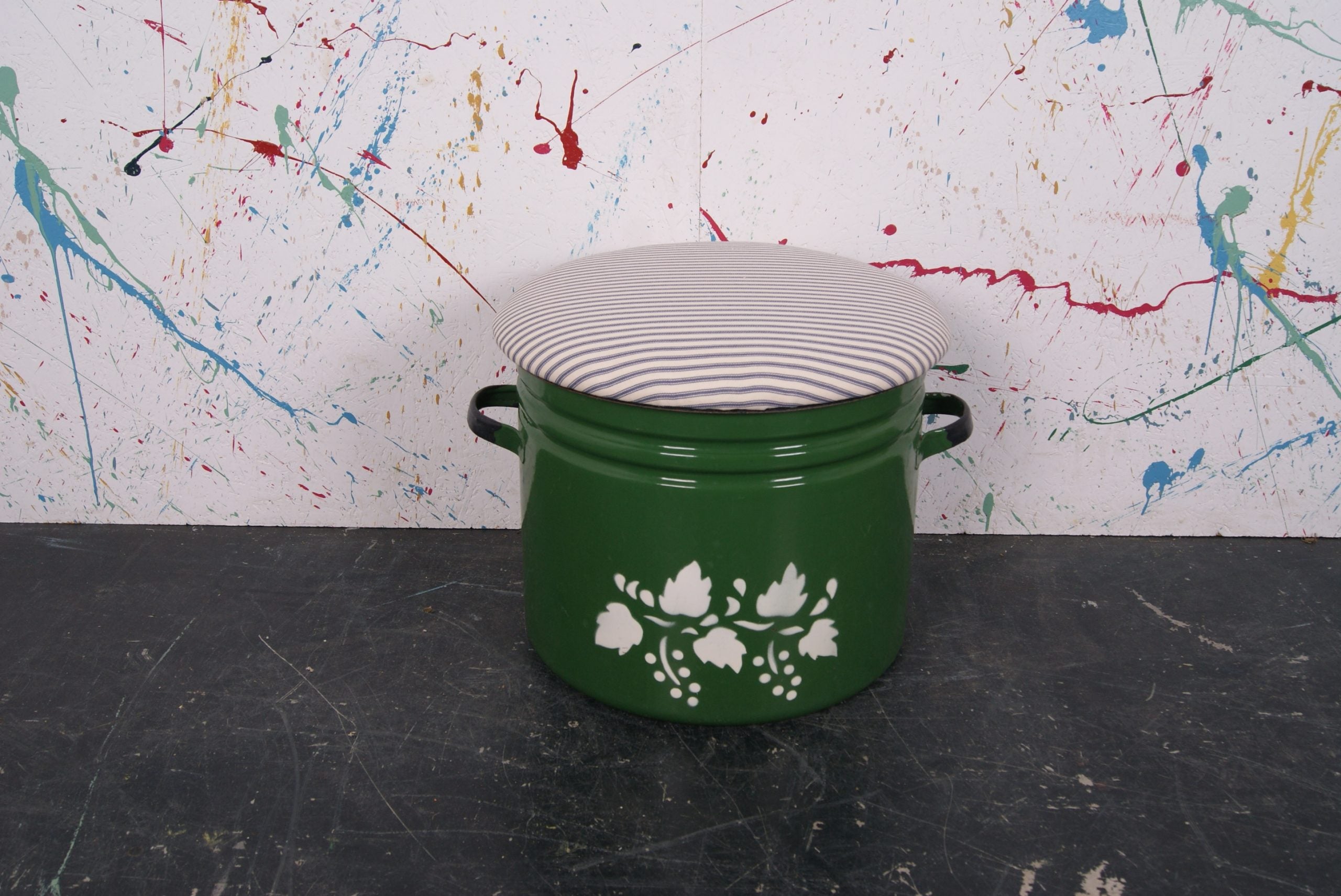 large-green-round-maggie-20