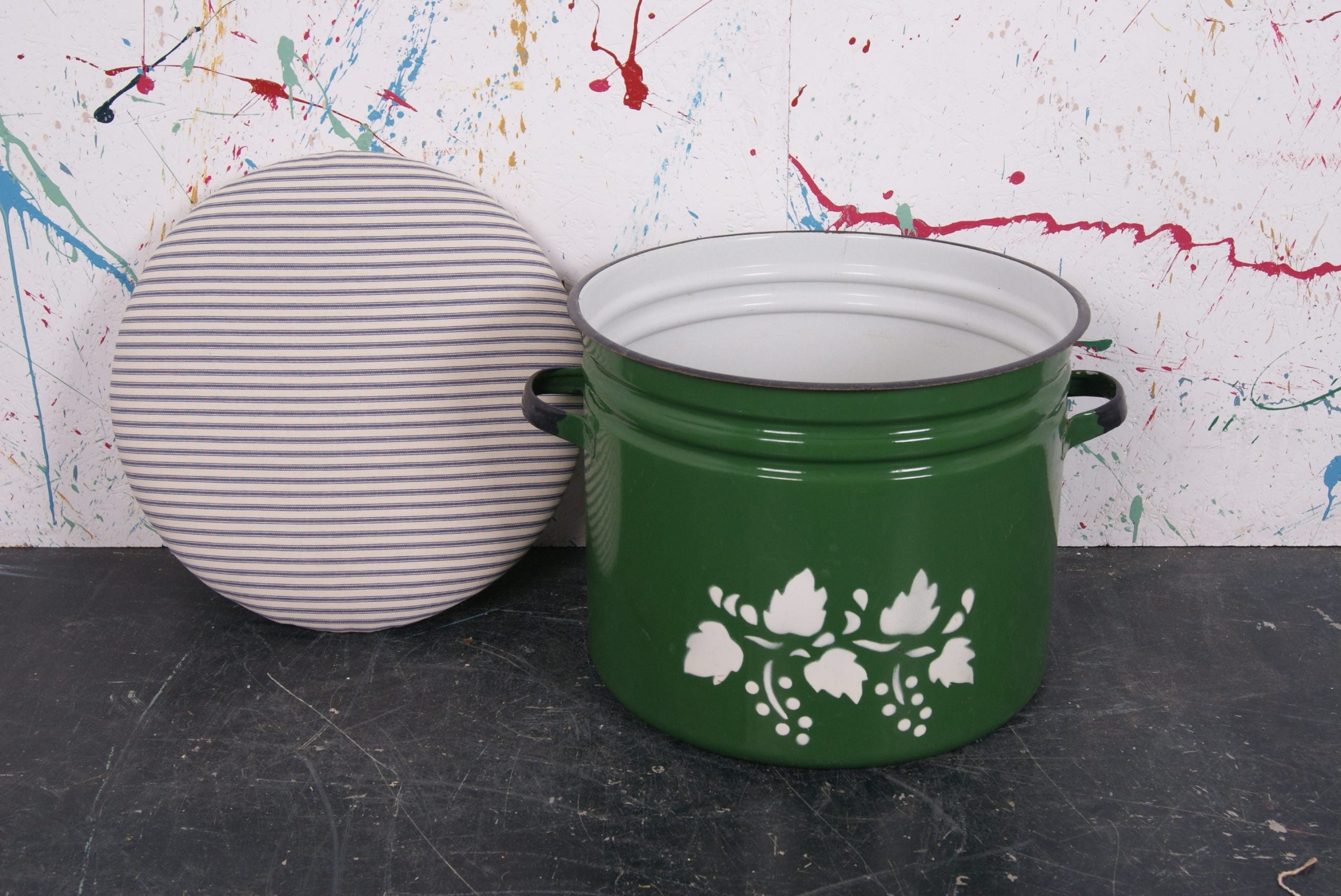 large-green-round-maggie-22