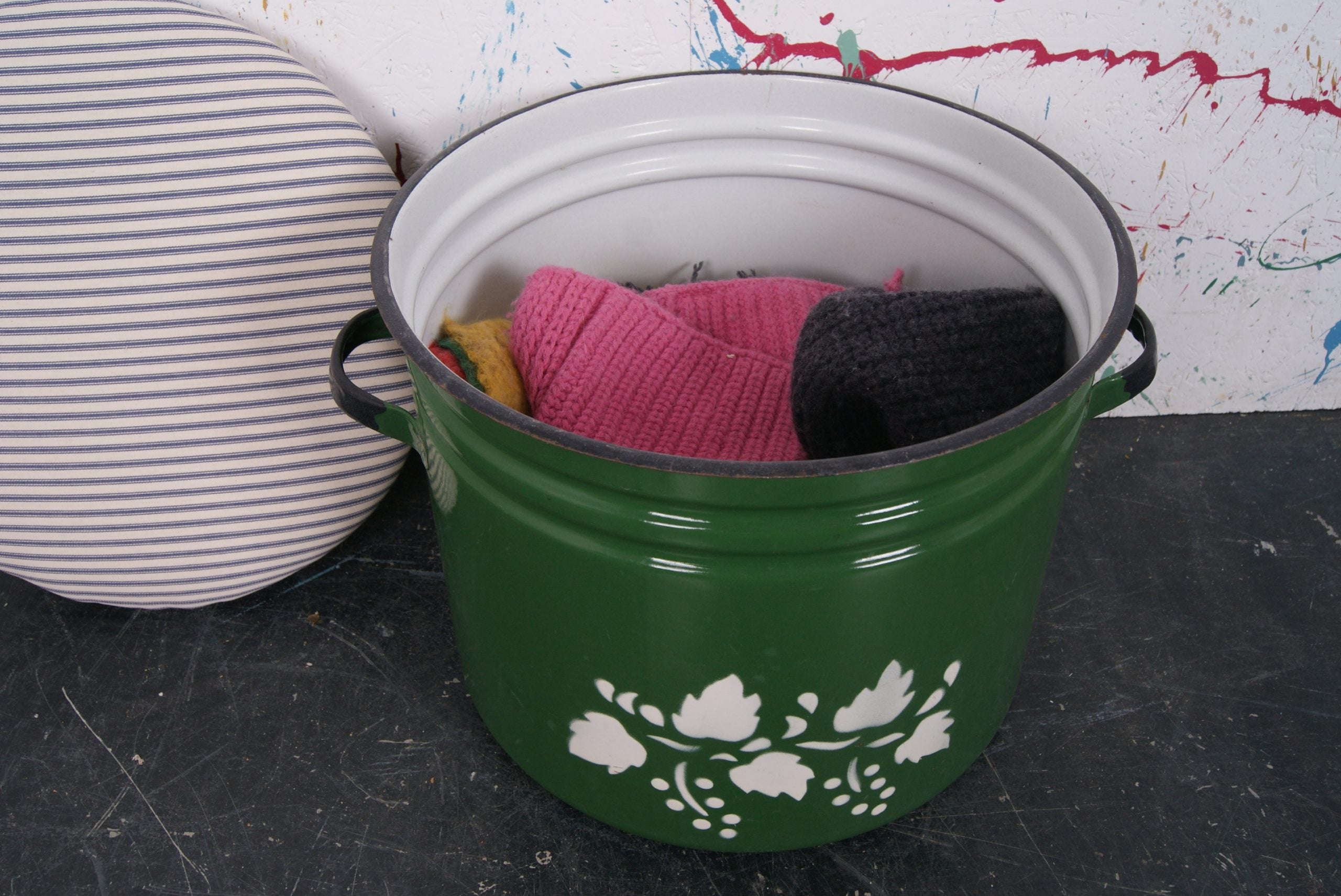 large-green-round-maggie-23