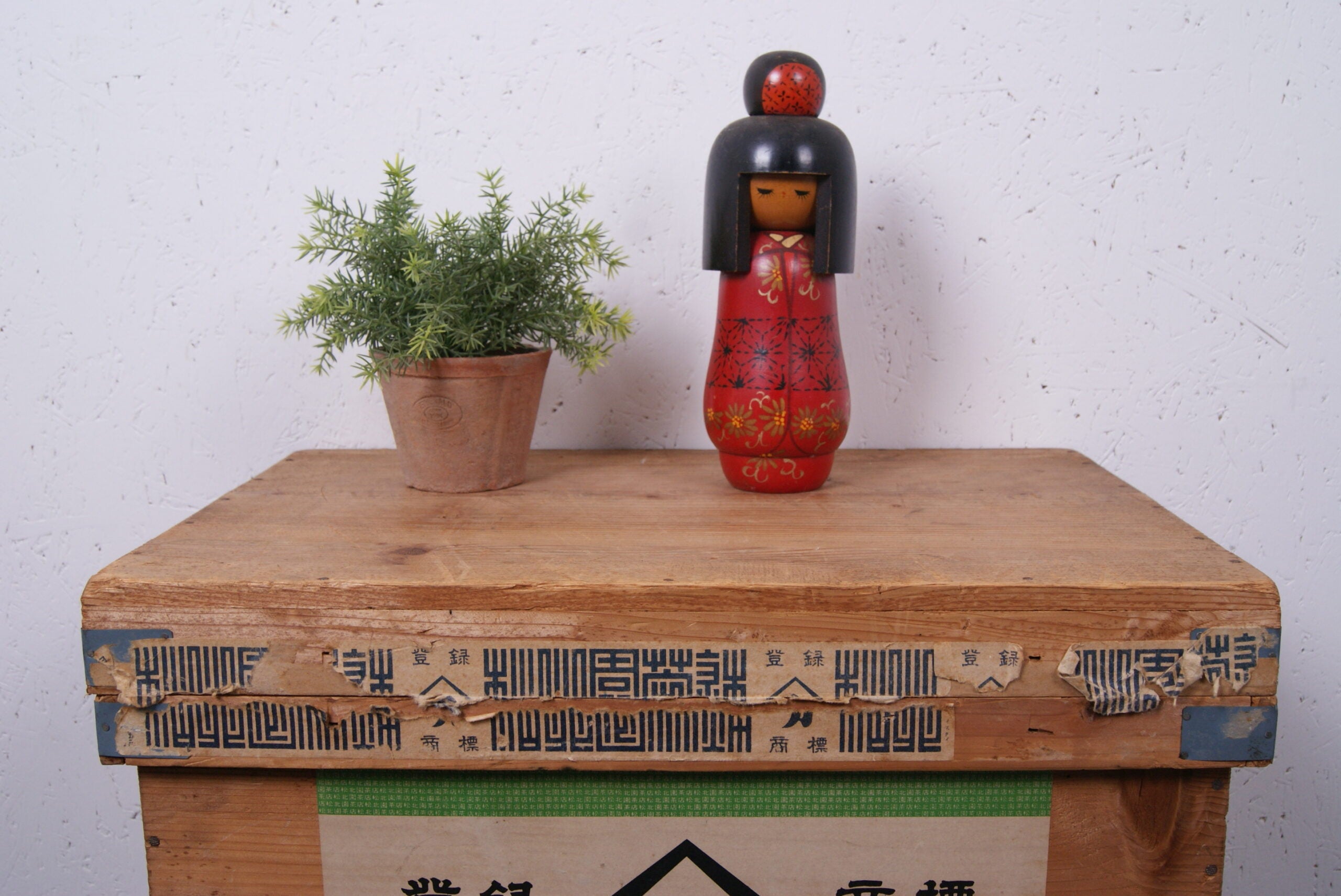 large-red-sosaku-kokeshi-doll-1