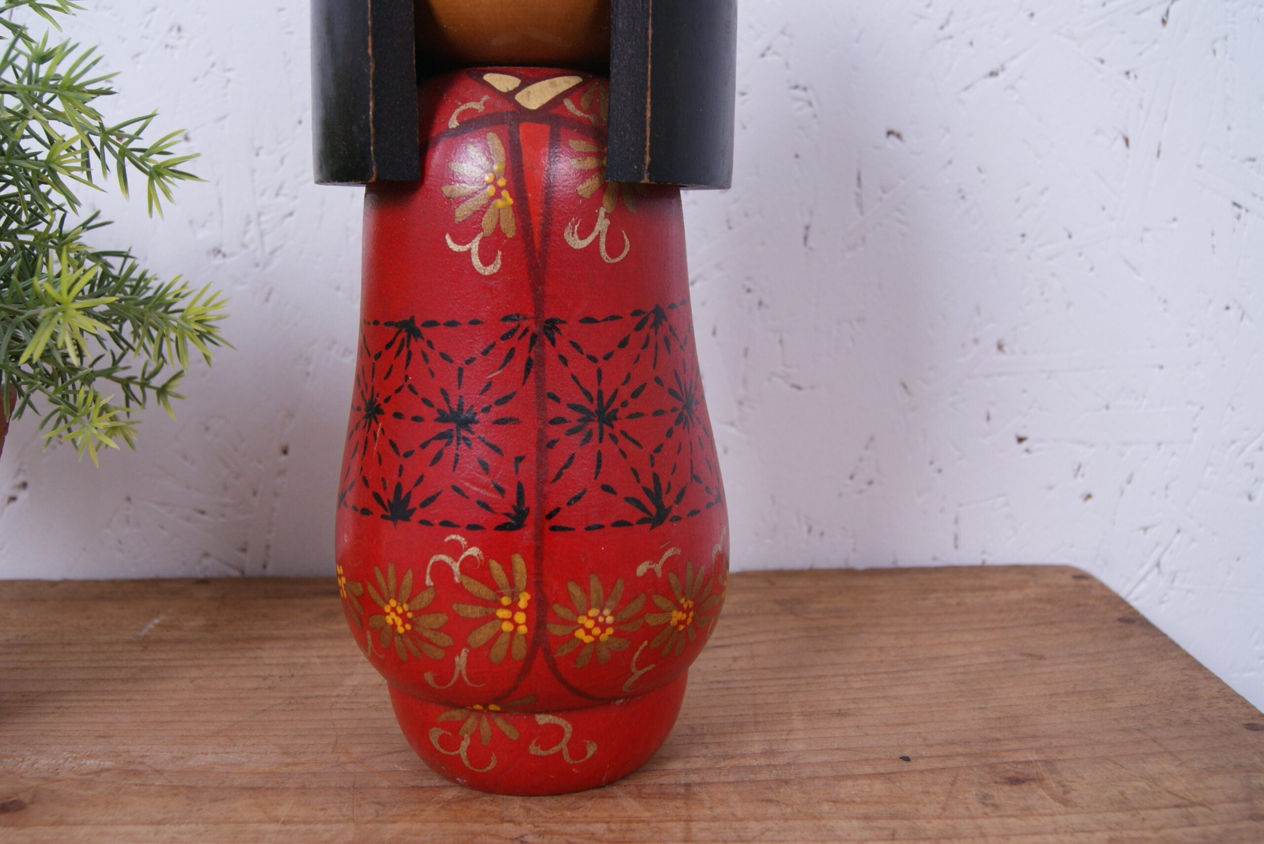 large-red-sosaku-kokeshi-doll-4
