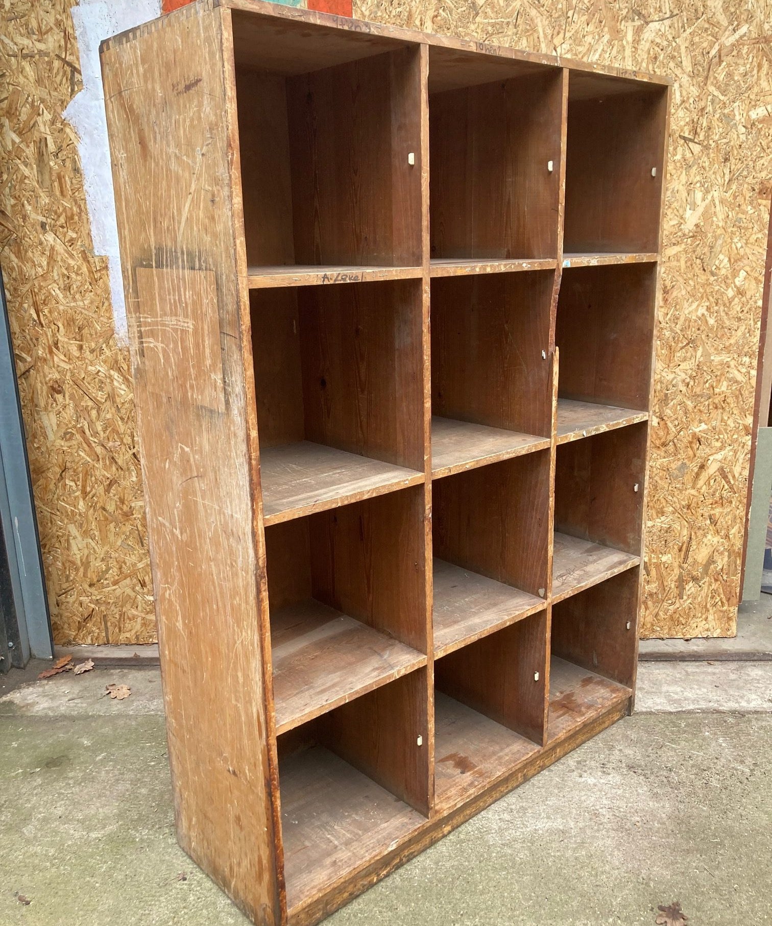 large-wooden-pigeon-hole-storage-4