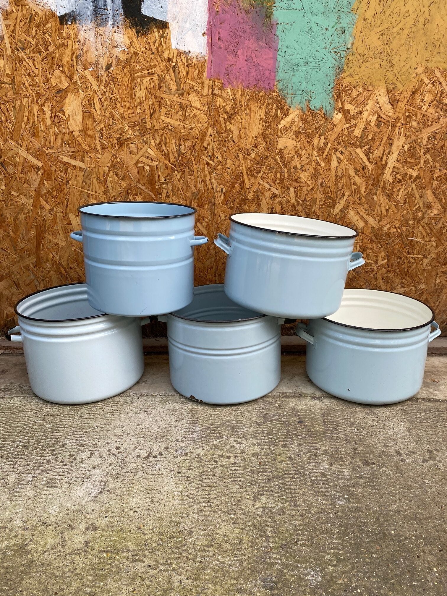light-blue-round-enamel-pots-1