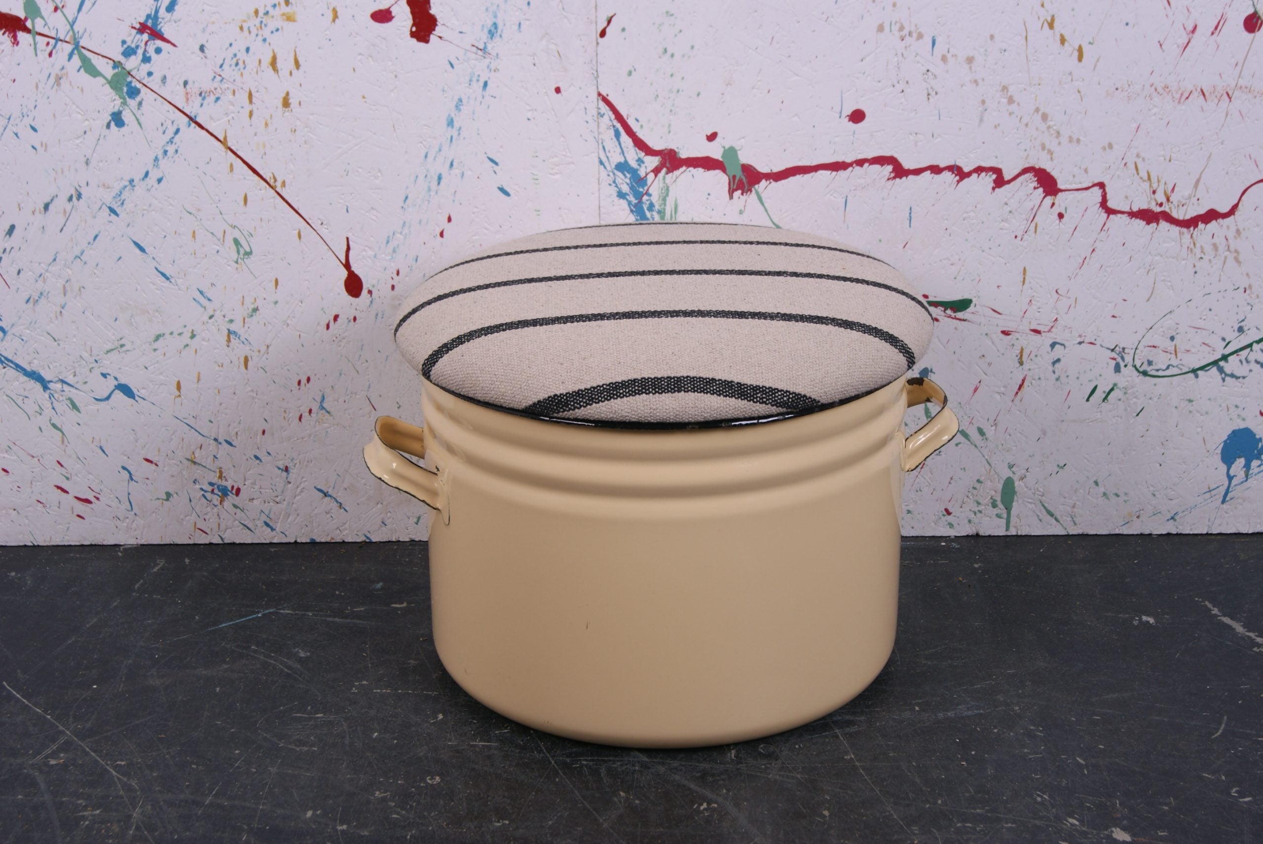light-yellow-round-maggie-1