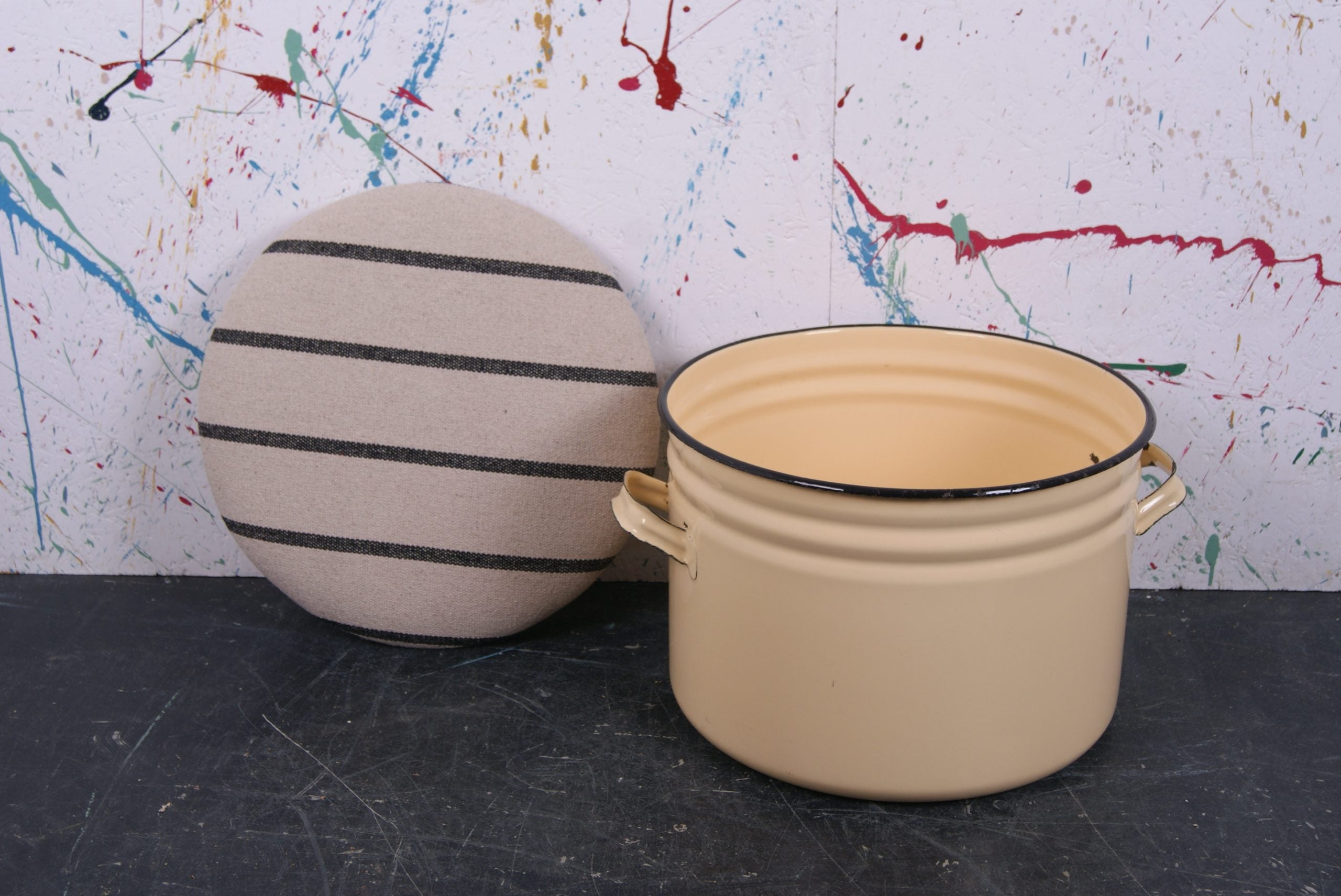 light-yellow-round-maggie-3